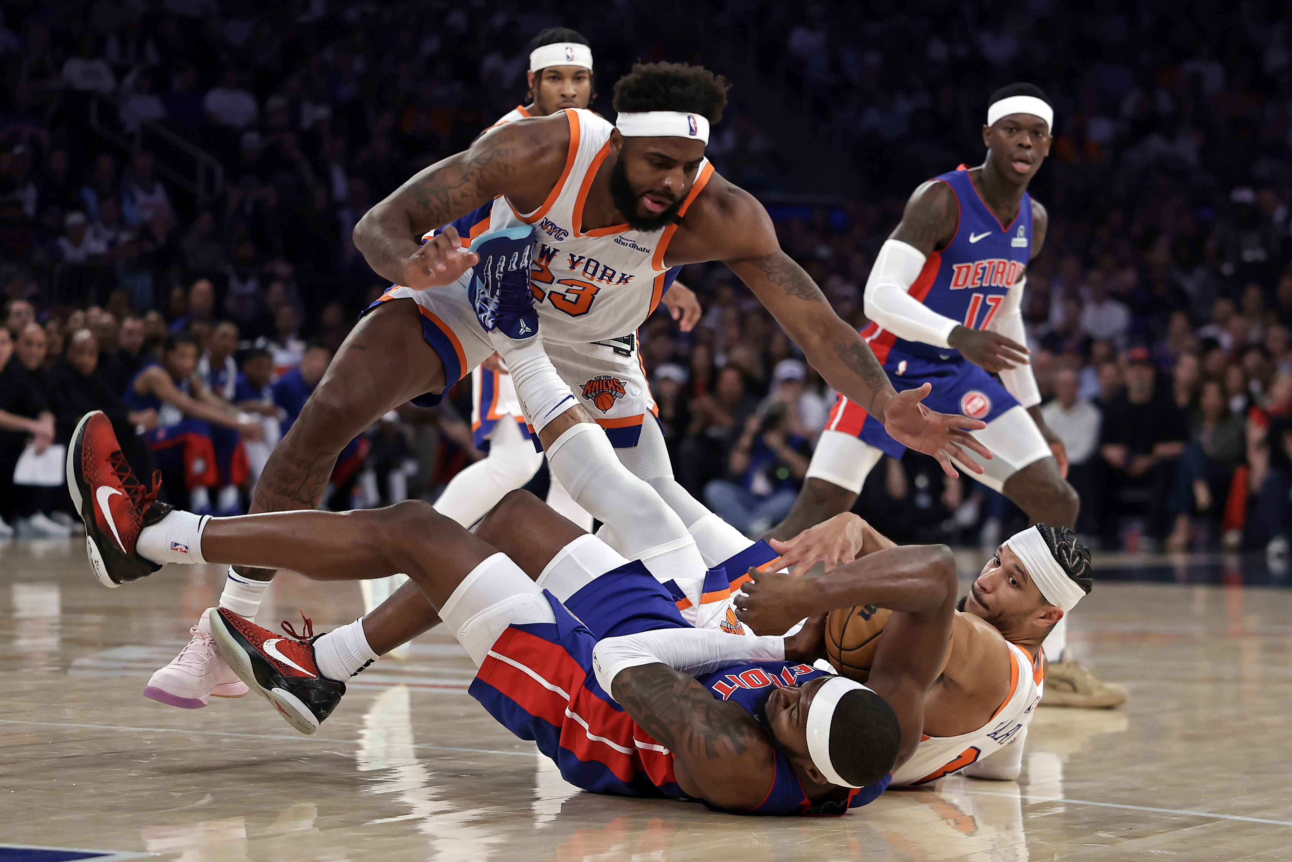 Pistons beat Knicks 106-103 in Game 5 to stay alive in the first-round series