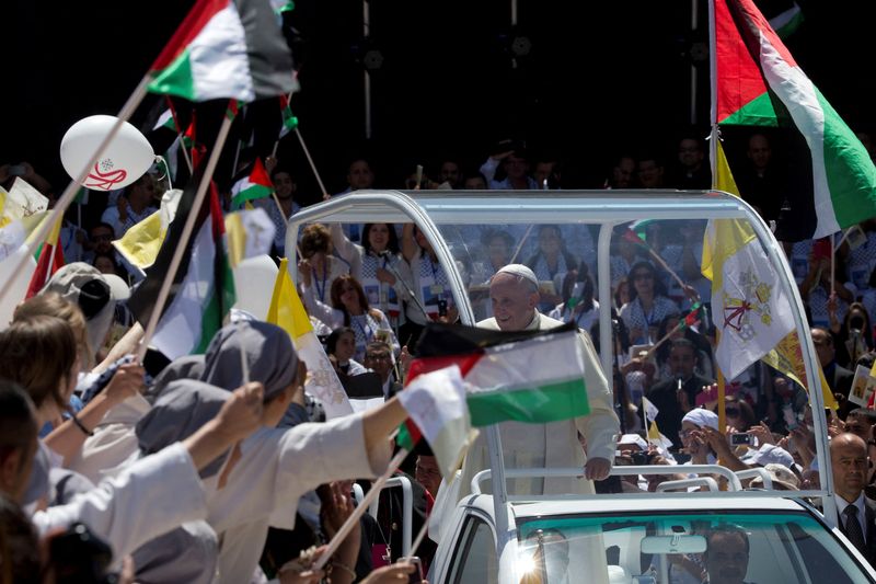 Pope Francis's popemobile set to become health clinic for Gaza children