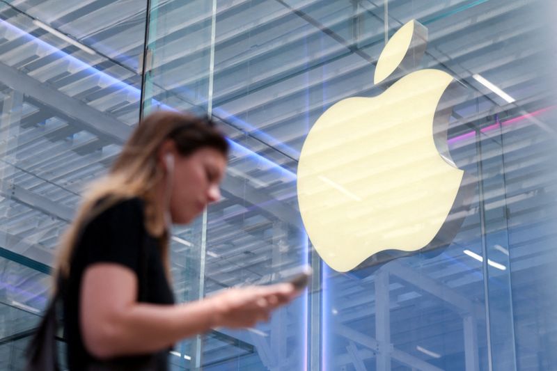 Apple's Safari revamp plan with AI search a likely blow to Google dominance