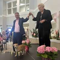 Retirement home hosts heartwarming Mother's Day fashion show