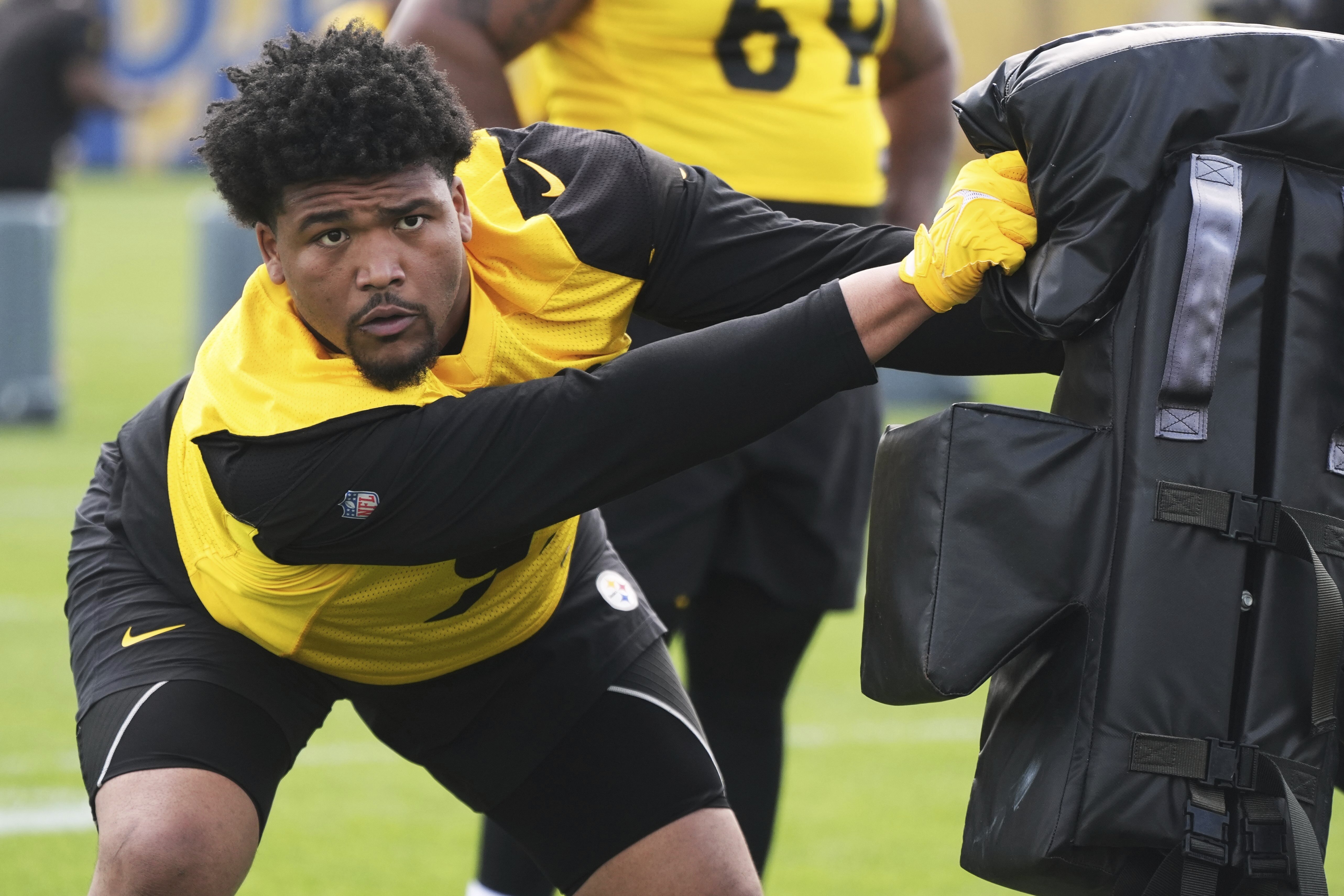 Steelers 1st-round pick Harmon balancing joy of being a pro with grief over the death of his mom