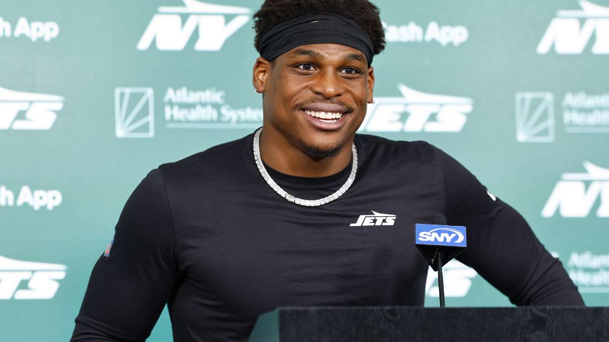 New York Jets linebacker Giovanni Williams responds to questions from media during the NFL football team's rookie camp, Saturday, May 10, 2025, in Florham Park, N.J.