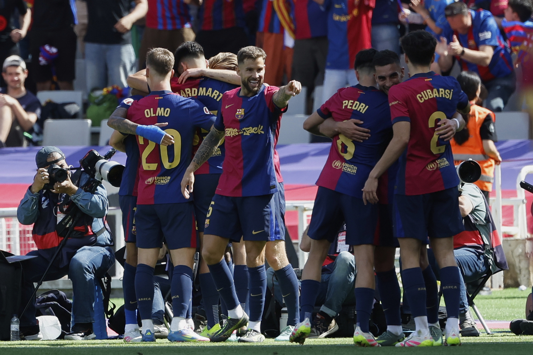 Barcelona rallies to beat Real Madrid 4-3 despite Mbappé hat trick to move closer to La Liga title
