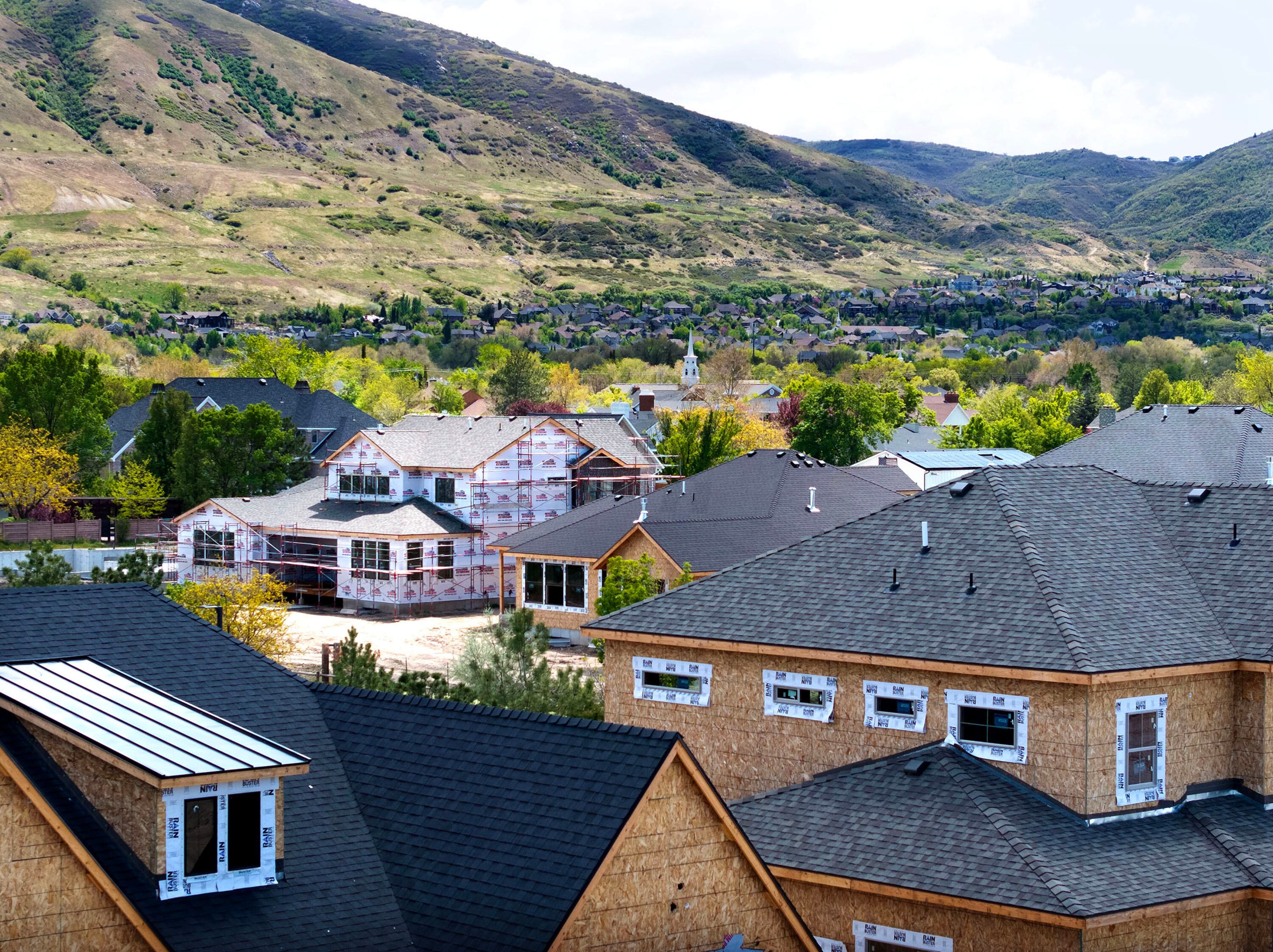 Mortgage rates seen as stable. So why are homebuyers still hesitant?