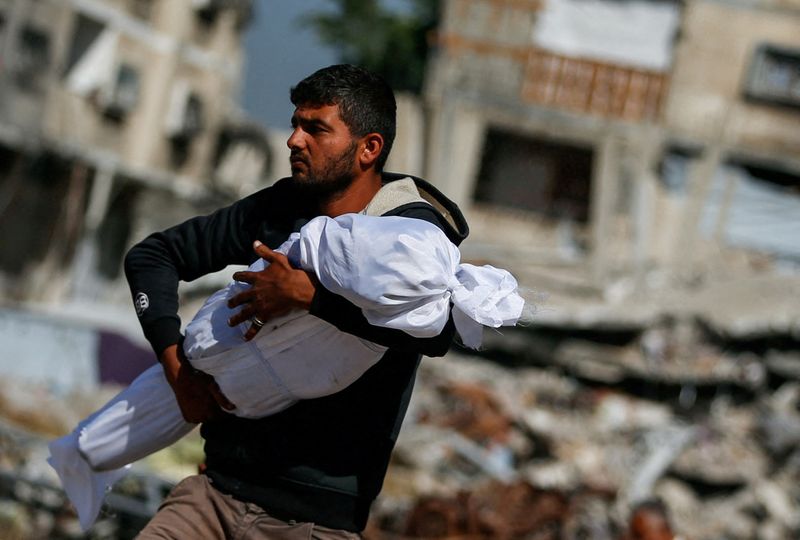 Gaza ceasefire talks resume as Israeli assault kills hundreds in 72 hours