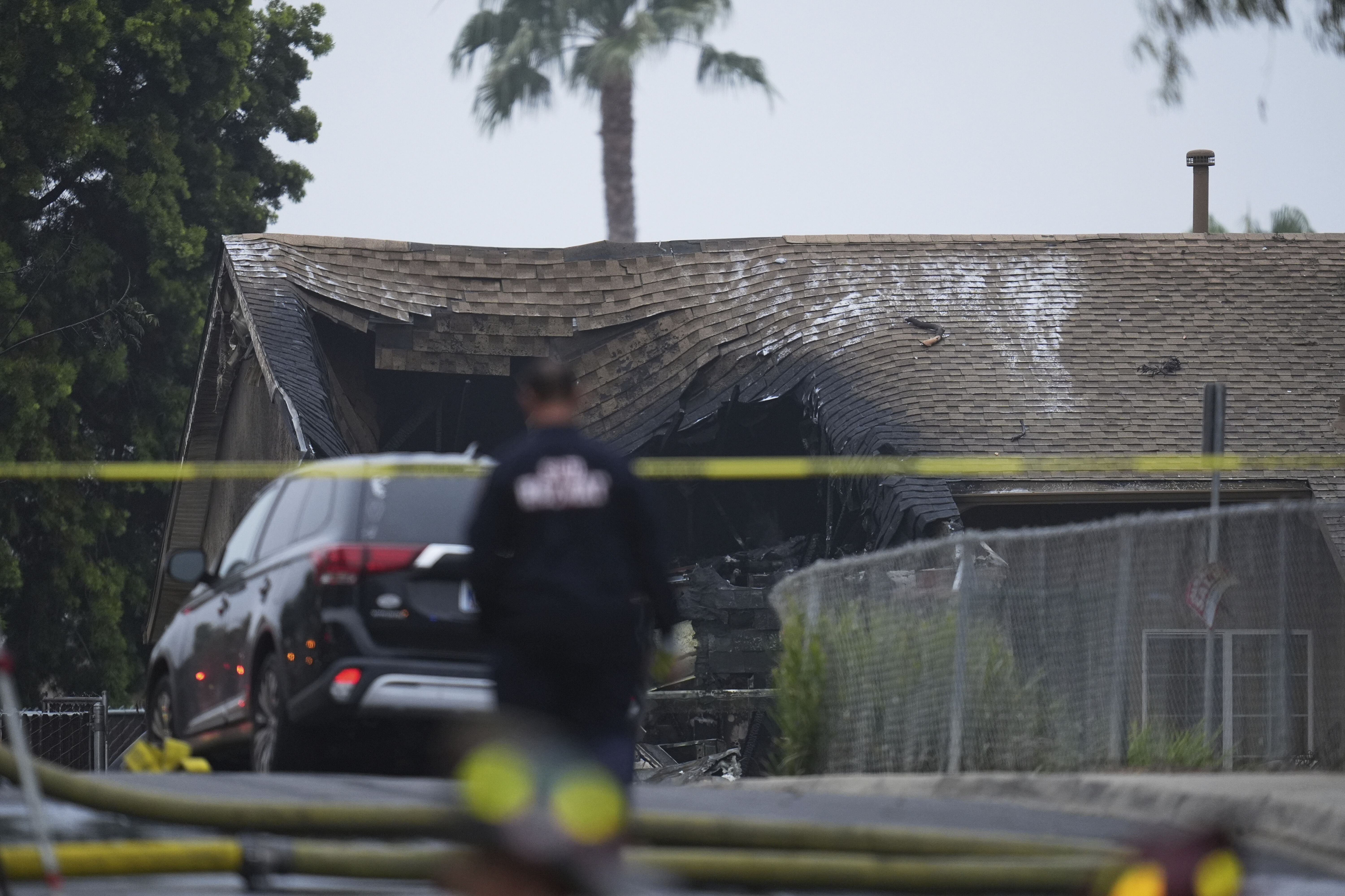 Small plane crashes into San Diego neighborhood, setting homes and vehicles on fire
