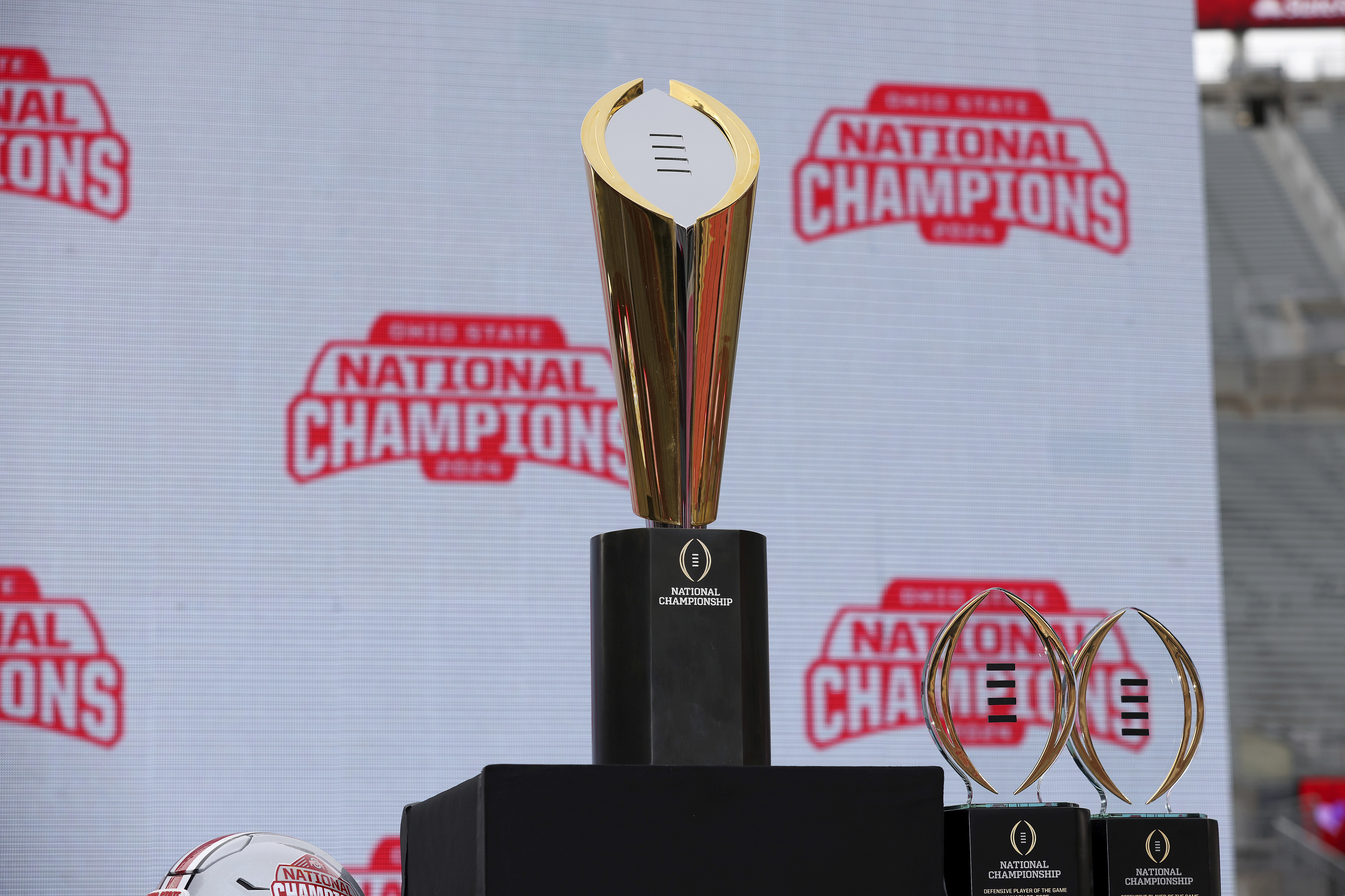 College Football Playoff shifts to straight seeding model, no automatic byes for top league champs