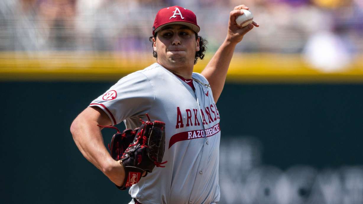Arkansas pitcher Landon Beidelschies (35) delivers a pitch against LSU in the bottom of the first inning of an NCAA college baseball game on Sunday, May 11, 2025, at Alex Box Stadium in Baton Rouge, La.
