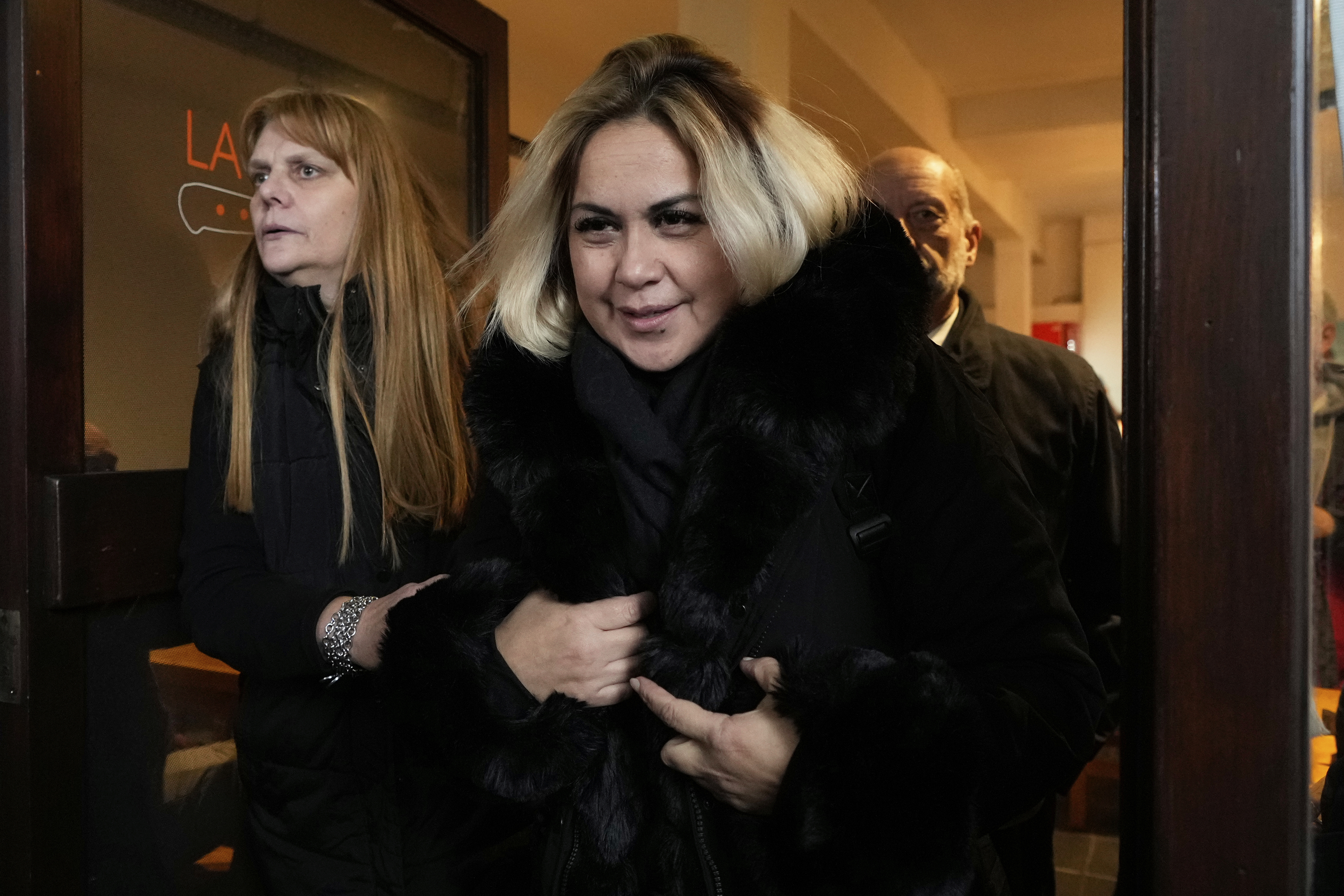 Veronica Ojeda, former partner of the late soccer star Diego Maradona, leaves a cafe during a break in the trial of health professionals accused of negligence in his death, in San Isidro, on the outskirts of Buenos Aires, Argentina, Tuesday, May 27, 2025. 