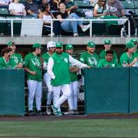No. 21 Arizona goes yard 8 times in rout of Utah Valley at NCAA regional