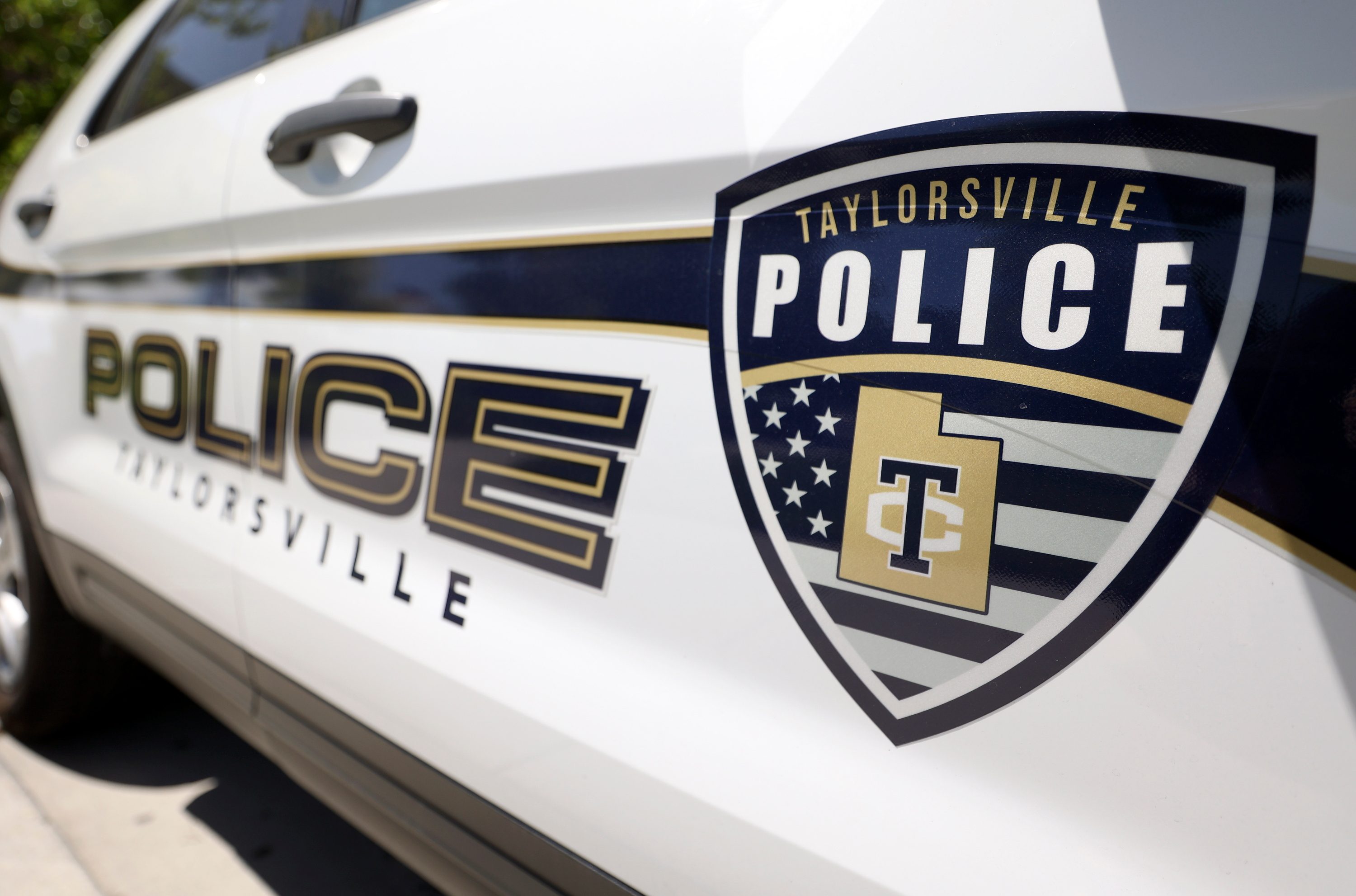 Woman dies after police say she fled in stolen vehicle, crashed in Taylorsville