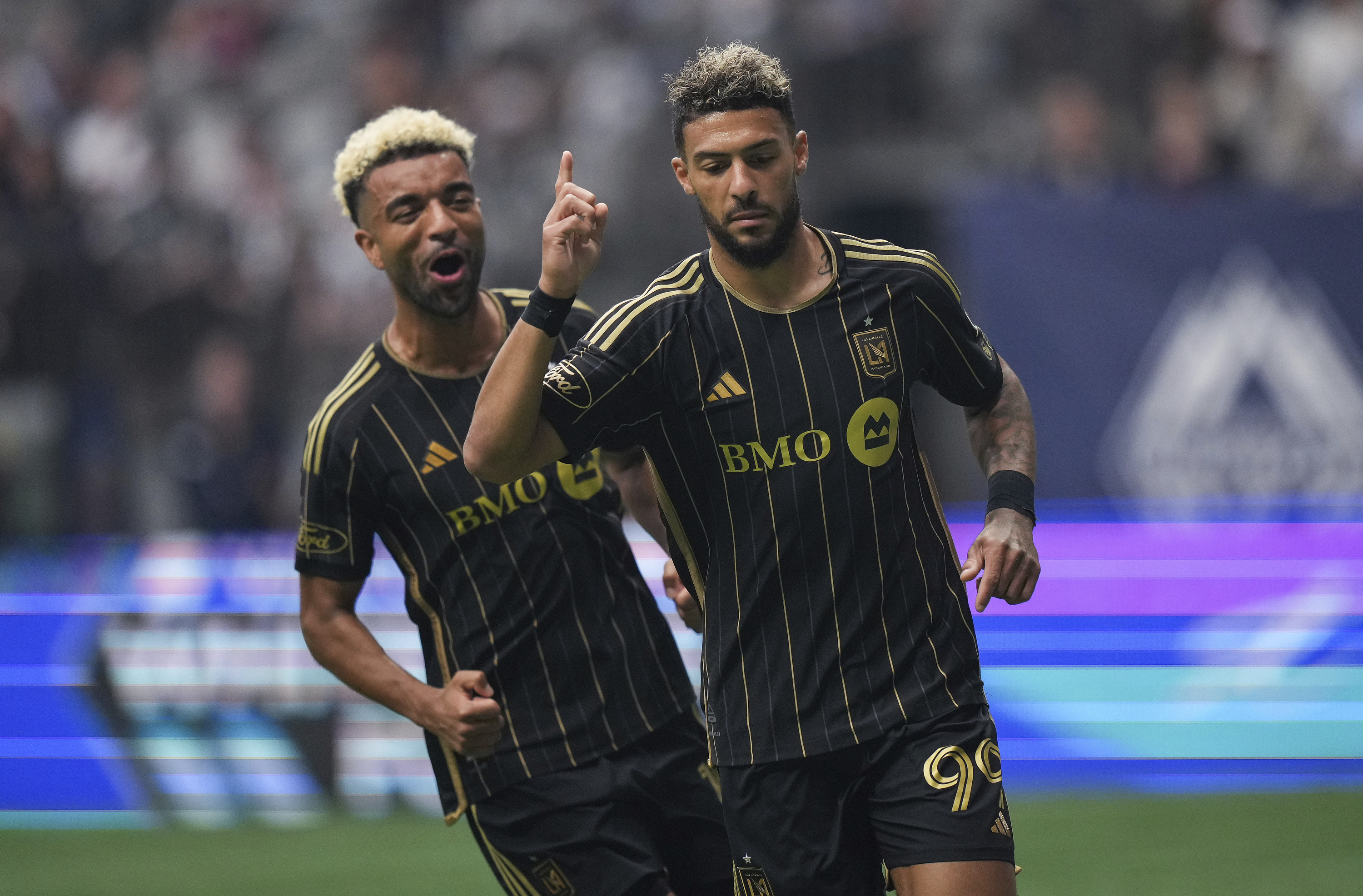 Bouanga scores 3 goals — his 2nd hat trick in 3 games — for LAFC in 4-1 win over RSL