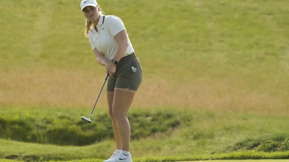 Maja Stark, of Sweden, putts on the 18th hole during the fourth round of the U.S. Women's Open golf tournament at Erin Hills Sunday, June 1, 2025, in Erin, Wis.