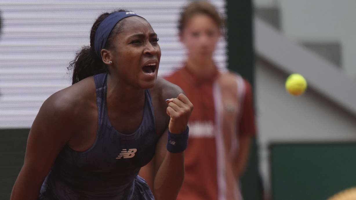 Coco Gauff of the U.S. celebrates as she won the fourth round match of the French Tennis Open against Russia's Ekaterina Alexandrova at the Roland-Garros stadium in Paris, Monday, June 2, 2025.