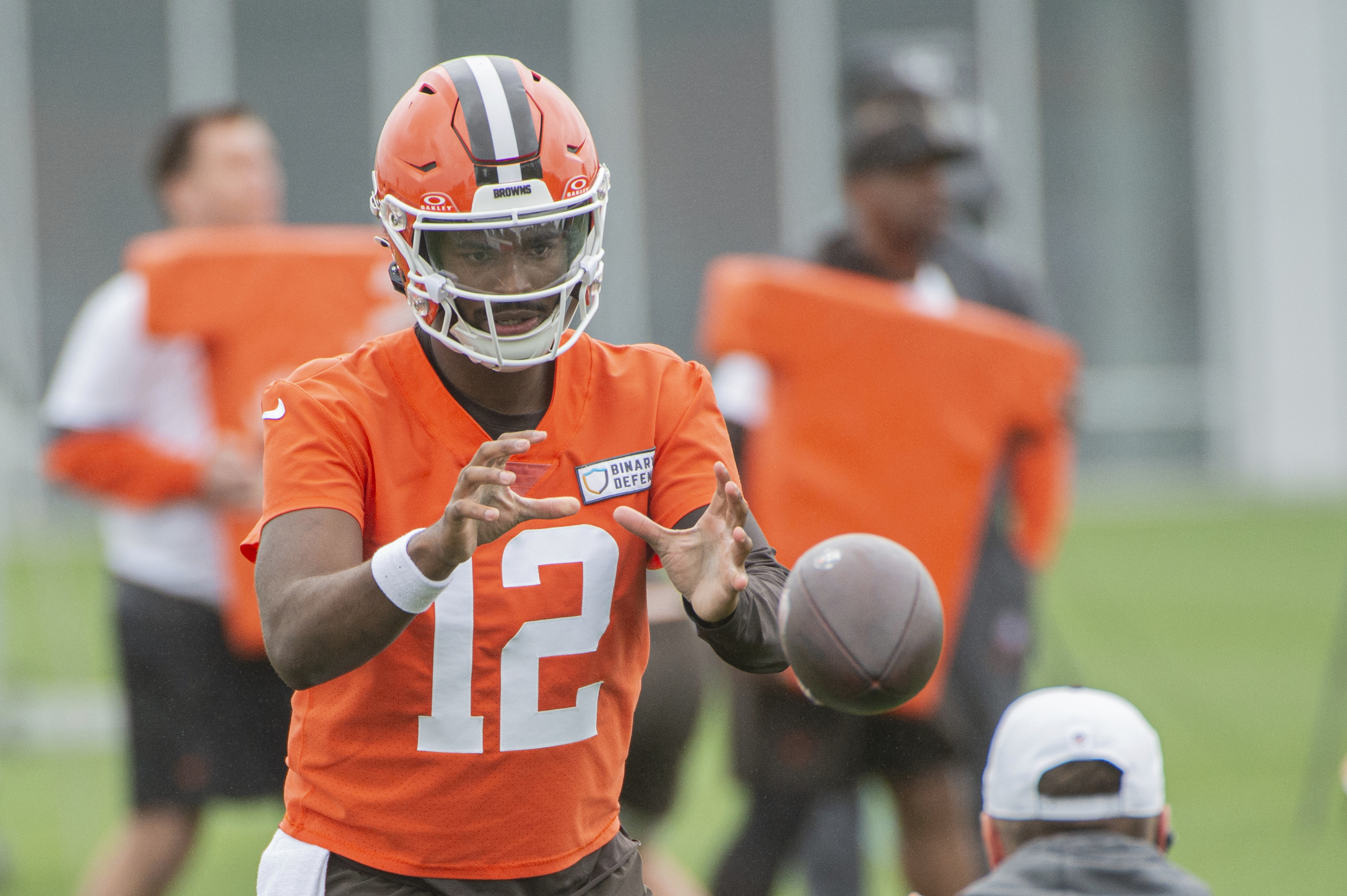 Shedeur Sanders shows promise but faces challenges in Browns' QB competition