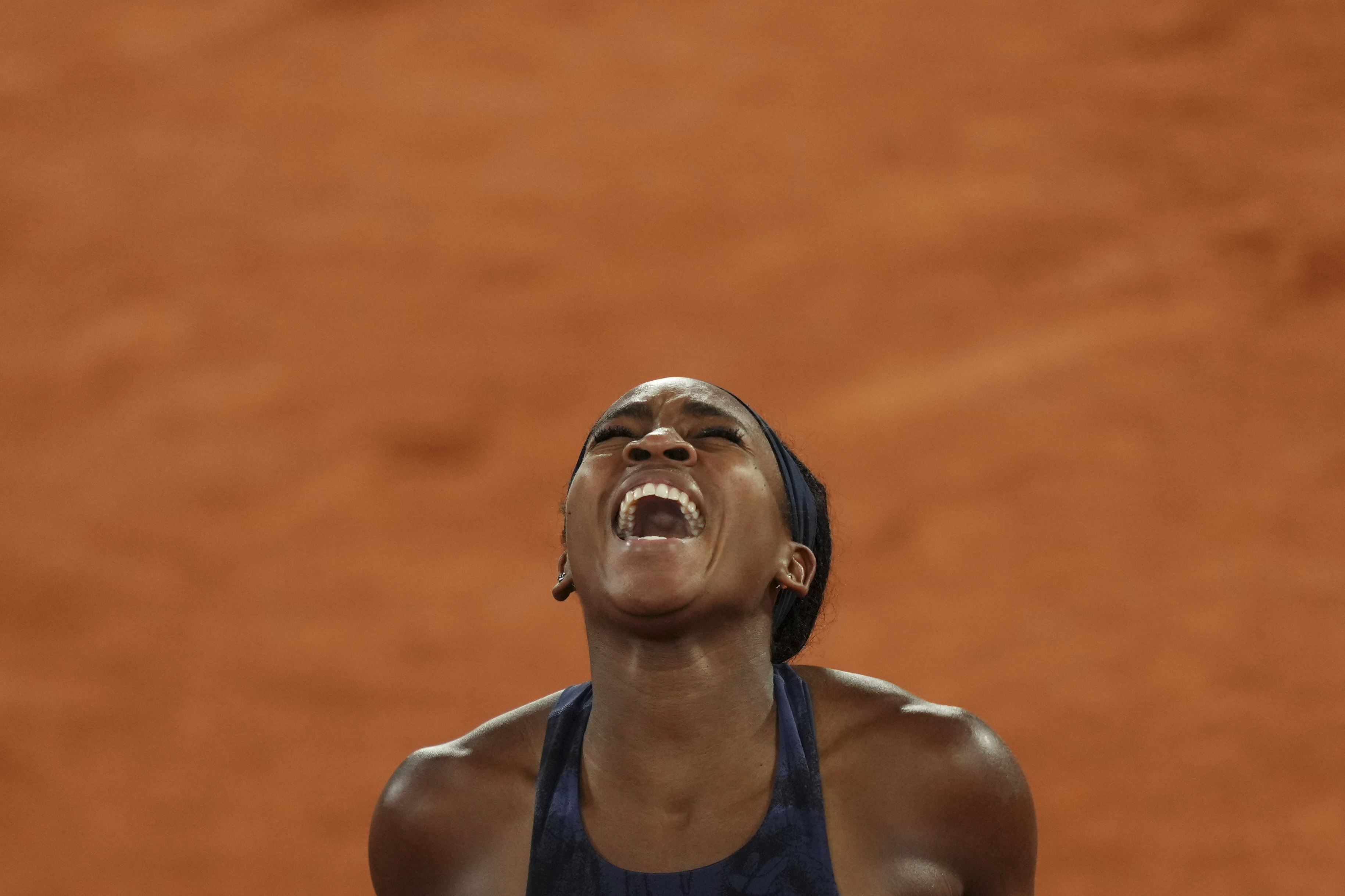 Coco Gauff defeats Loïs Boisson 6-1, 6-2 to reach her second French Open final
