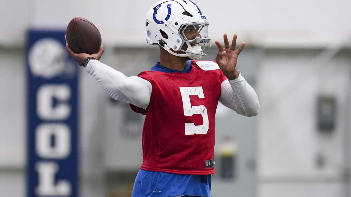 Indianapolis Colts quarterback Anthony Richardson Sr. (5) throws during practice at the NFL football team's training facility in Indianapolis, Wednesday, May 28, 2025.
