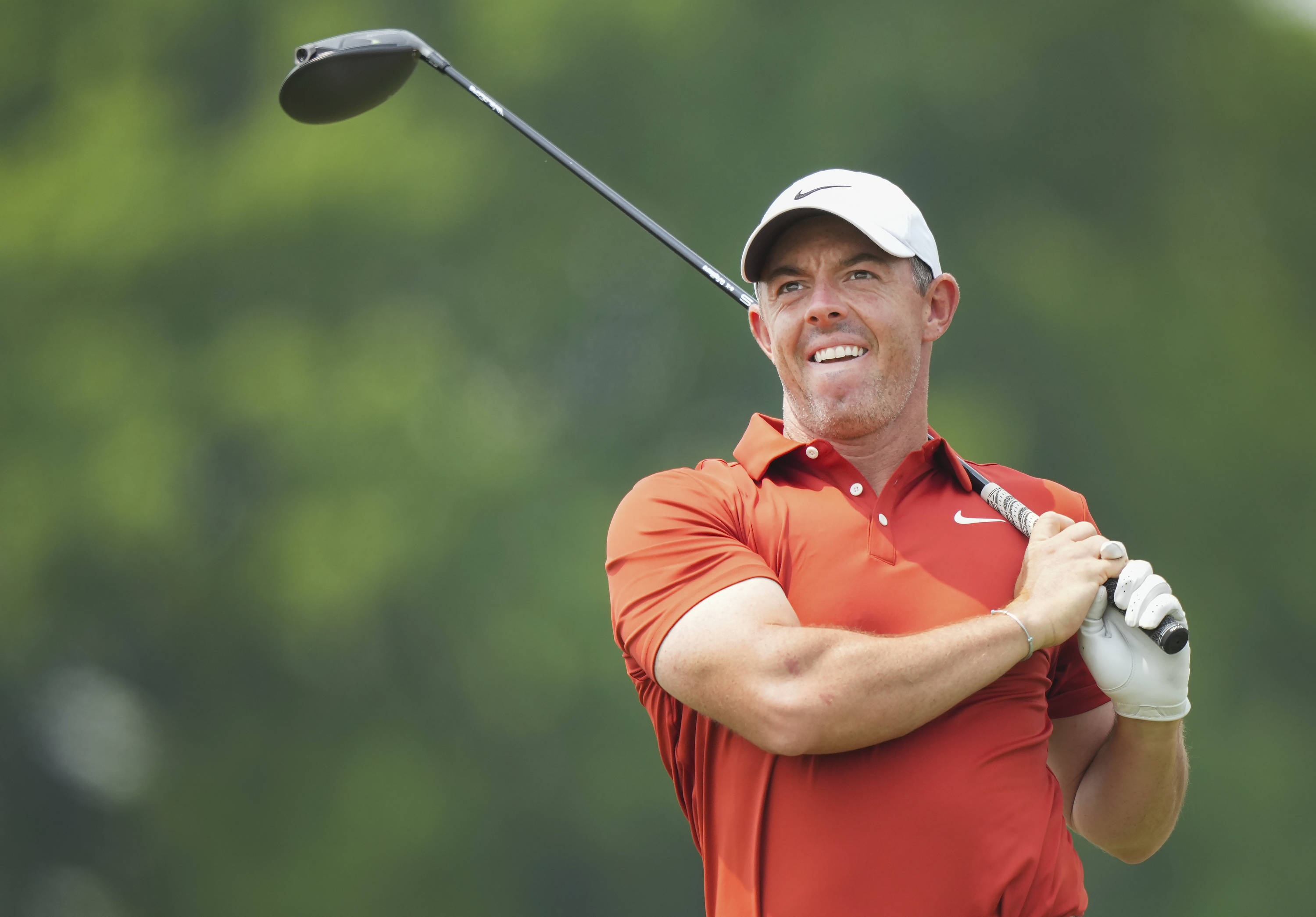 McIlroy tumbles out of Canadian Open with a 78. Champ takes 2-shot lead into the weekend