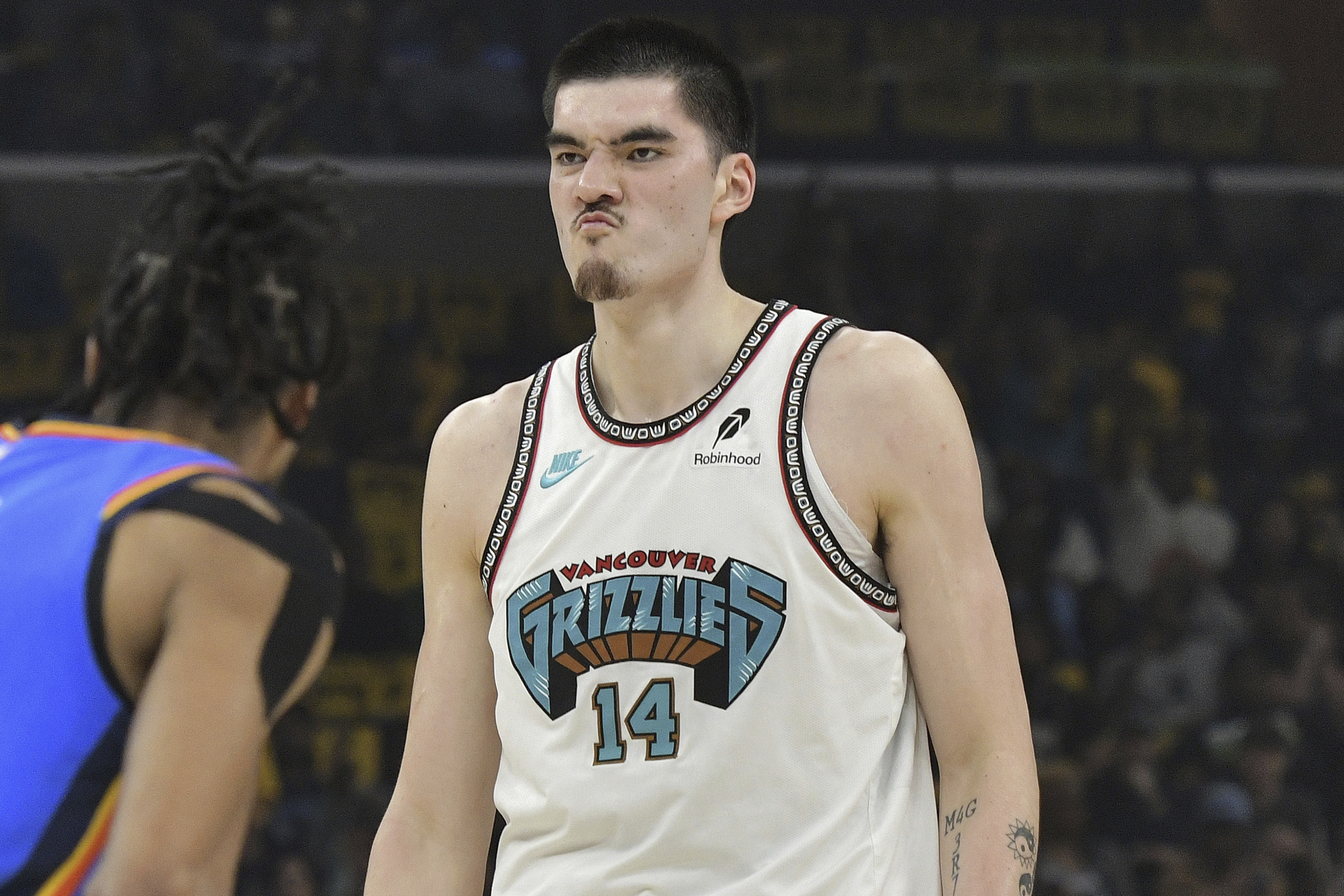 Grizzlies' Zach Edey will have surgery after re-spraining his left ankle