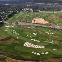 US Open gets a soggy start to the week at Oakmont, with Jordan Spieth among early arrivals