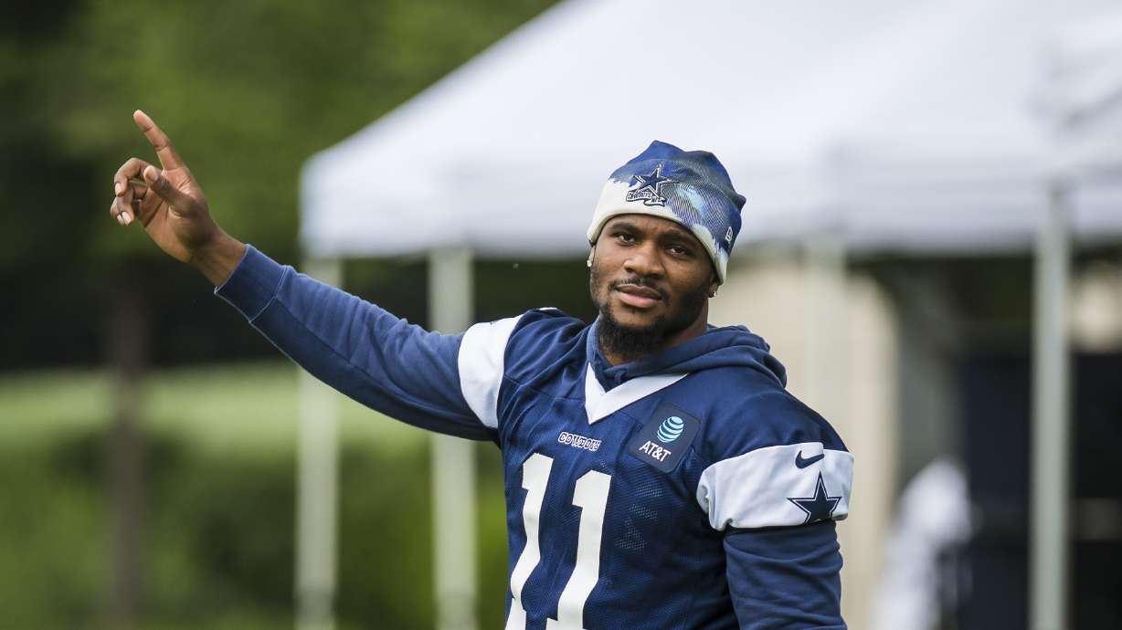 Dallas Cowboys' Micah Parsons smiles during practice at NFL football minicamp, Tuesday, June 10, 2025, in Frisco, Texas.
