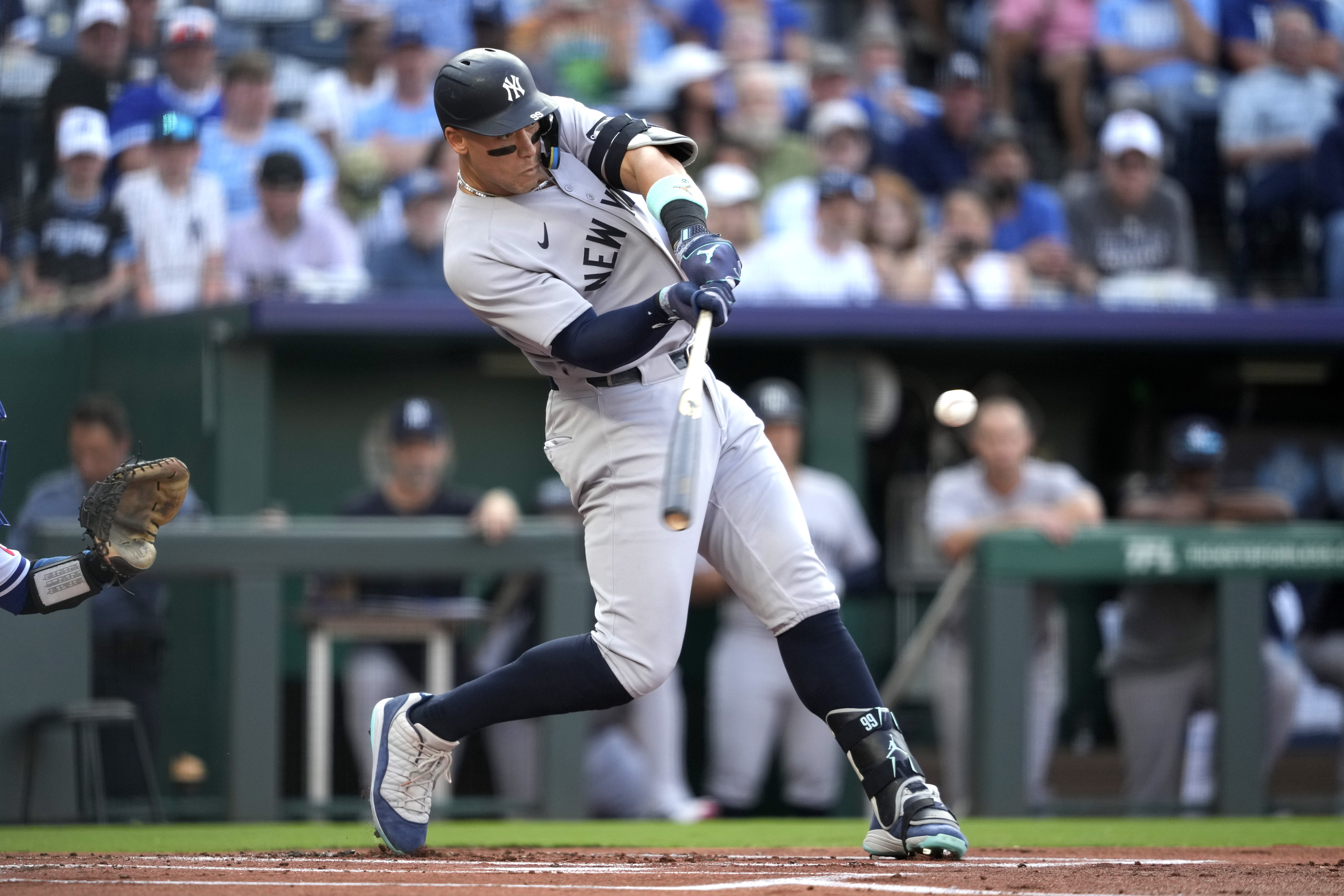 Yankees' Aaron Judge hits third-longest homer of MLB season, a 469-foot shot in first inning vs KC