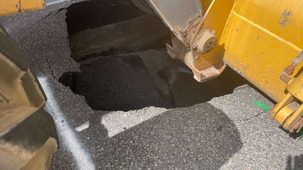 Crews begin fixing a sinkhole in Bountiful near 2600 S. 450 West. The eastbound lane in the area has been closed while the street is fixed.