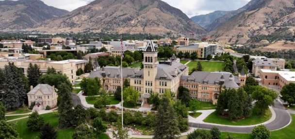 Top Business story anchor