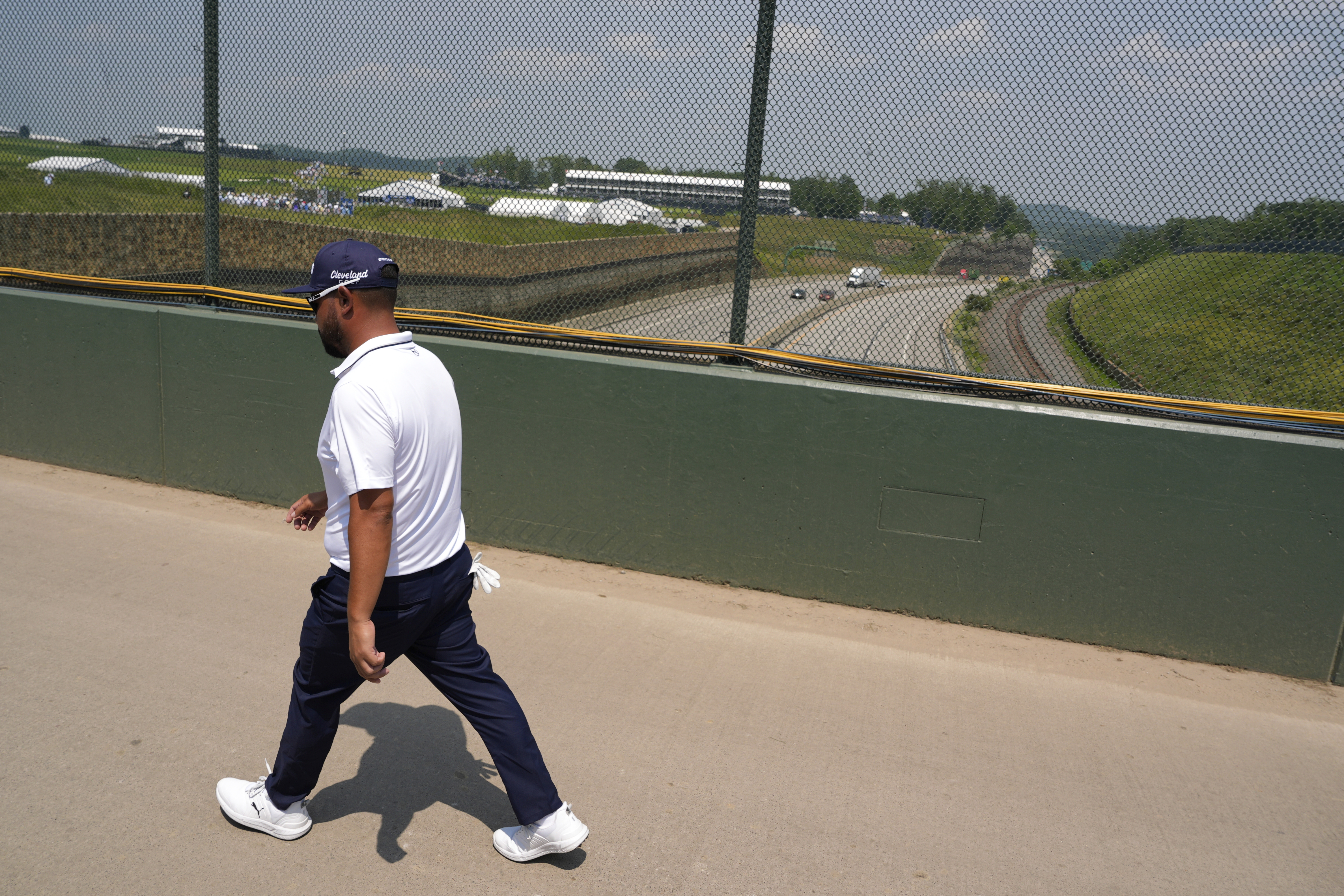 A golf course with a 6-lane highway? Welcome to the US Open at Oakmont, where I-76 somehow blends in