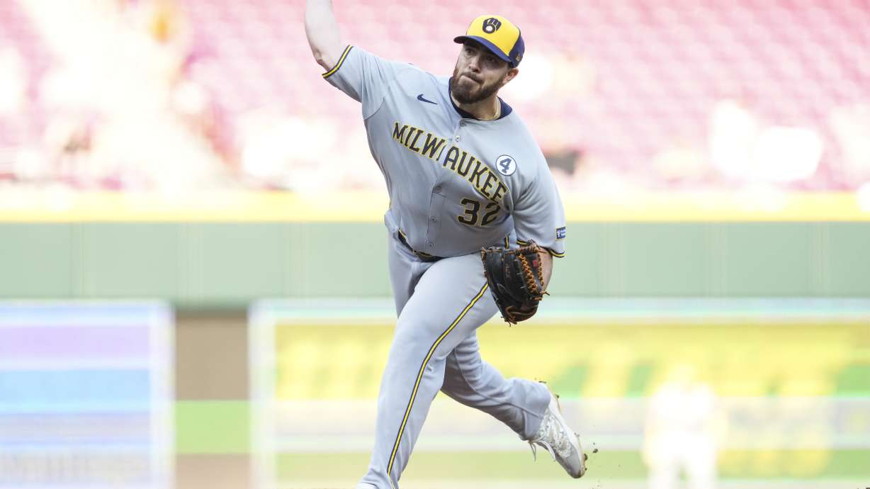 Milwaukee Brewers pitcher Aaron Civale throws during the first inning of a baseball game against the Cincinnati Reds, Monday, June 2, 2025, in Cincinnati.