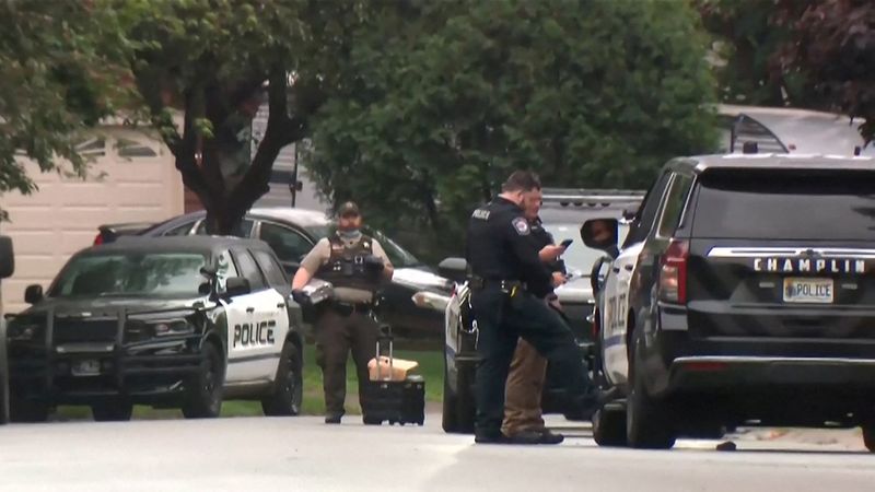 Minnesota police, FBI hunt suspect in deadly shooting of Democratic state lawmakers