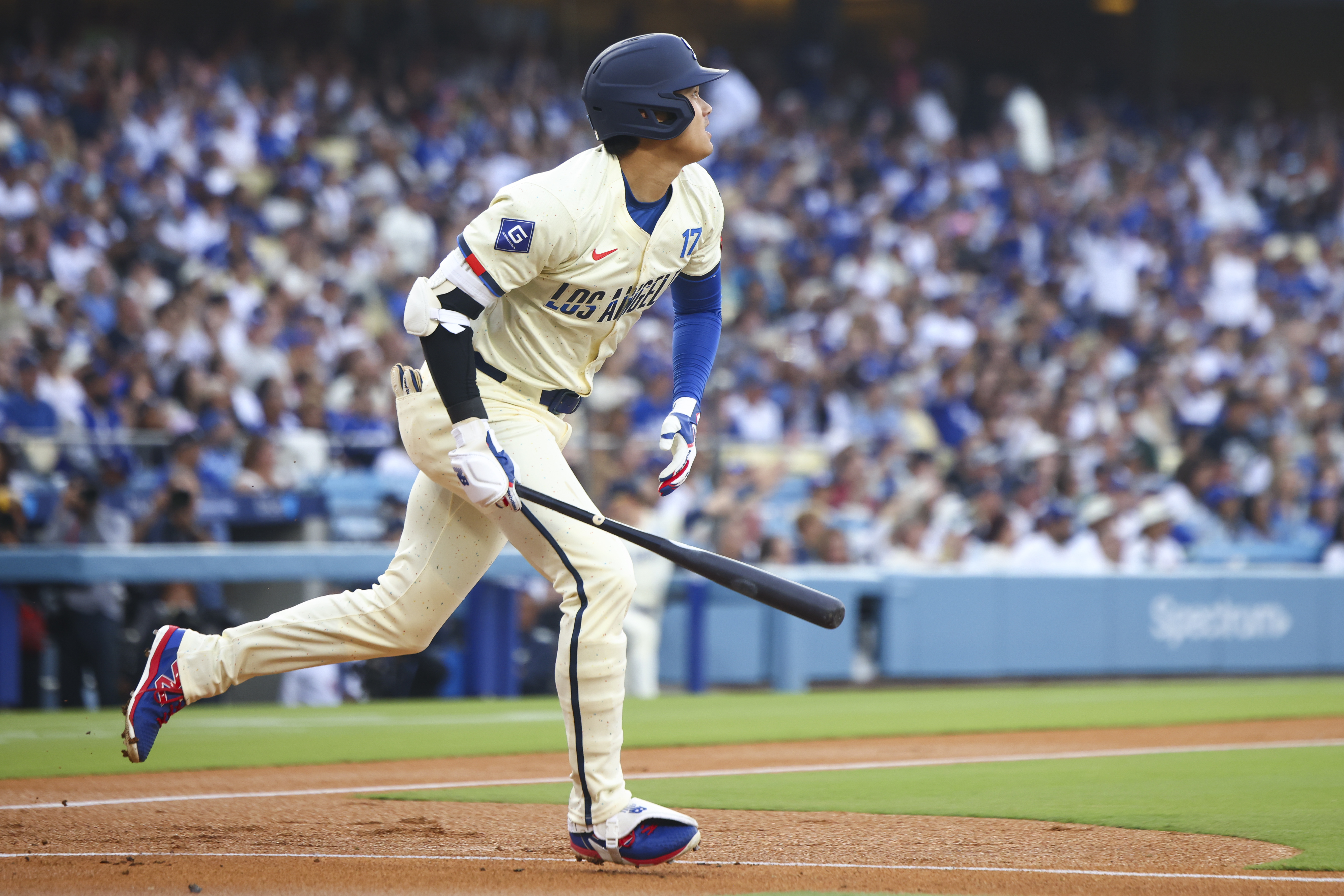 Shohei Ohtani hits 2 homers against Giants, ending the Dodgers star's 10-game homer drought