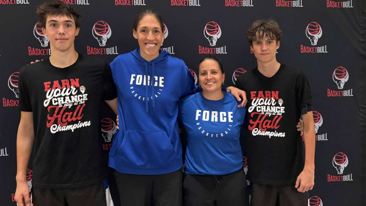 Jen Riess Ksl UConn greats Rebecca Lobo and Jen Rizzotti reunite to coach AAU team ...