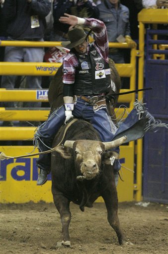 Silcox wins world title at National Finals Rodeo