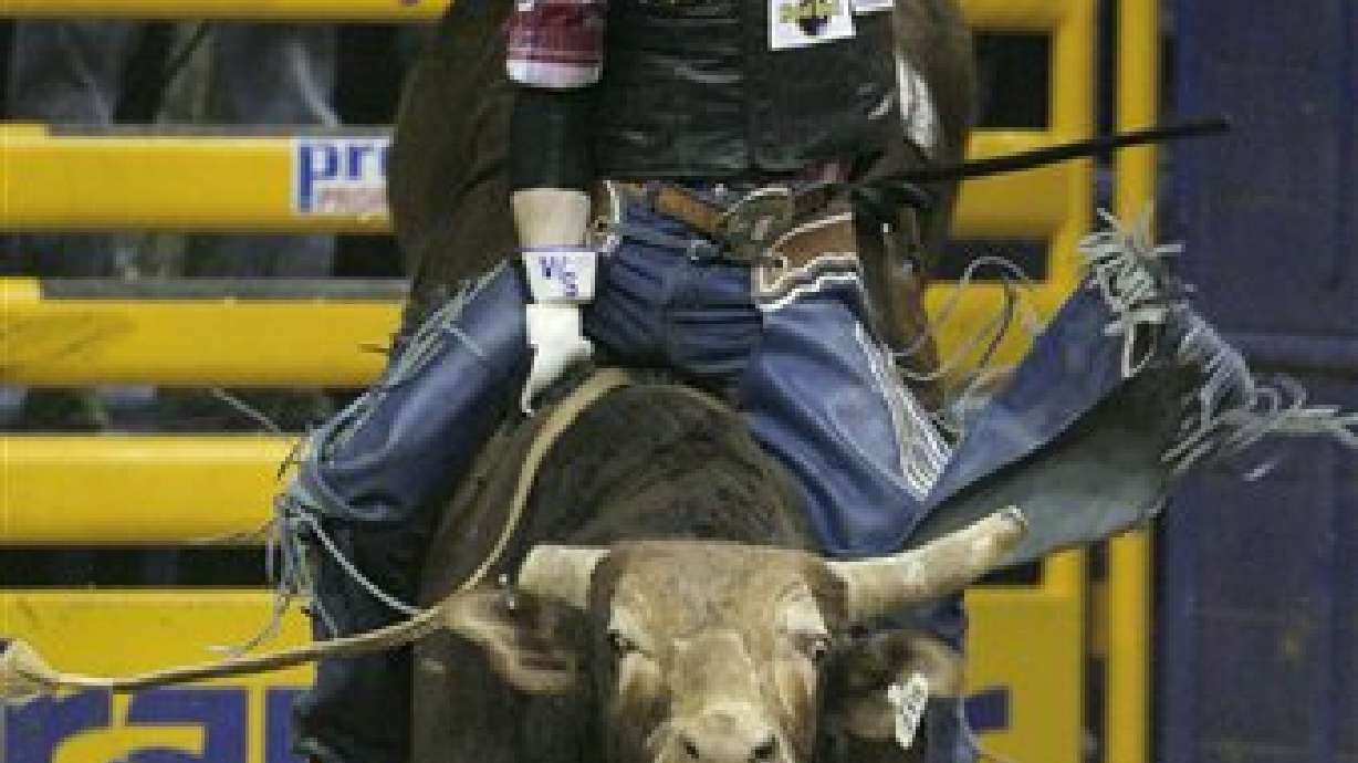 Silcox wins world title at National Finals Rodeo