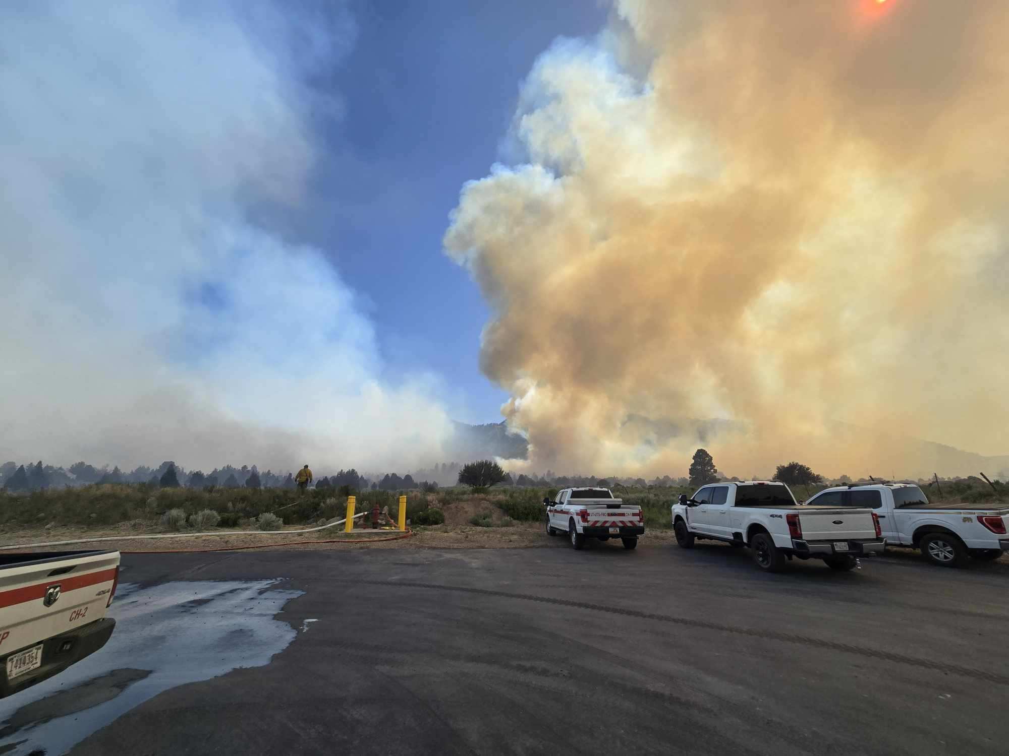 Hundreds of firefighters continue battling Forsyth, France Canyon fires 