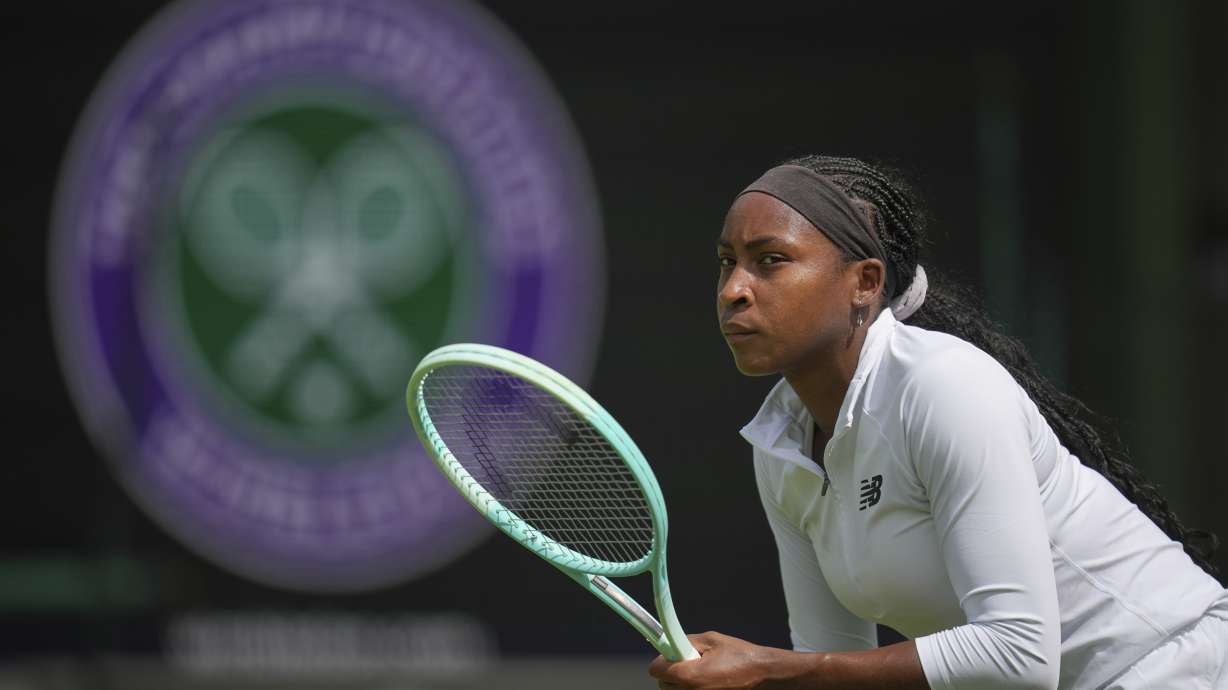Coco Gauff de Estados Unidos asiste a una sesión de práctica antes del Campeonato de Wimbledon en Londres, el viernes 27 de junio de 2025.