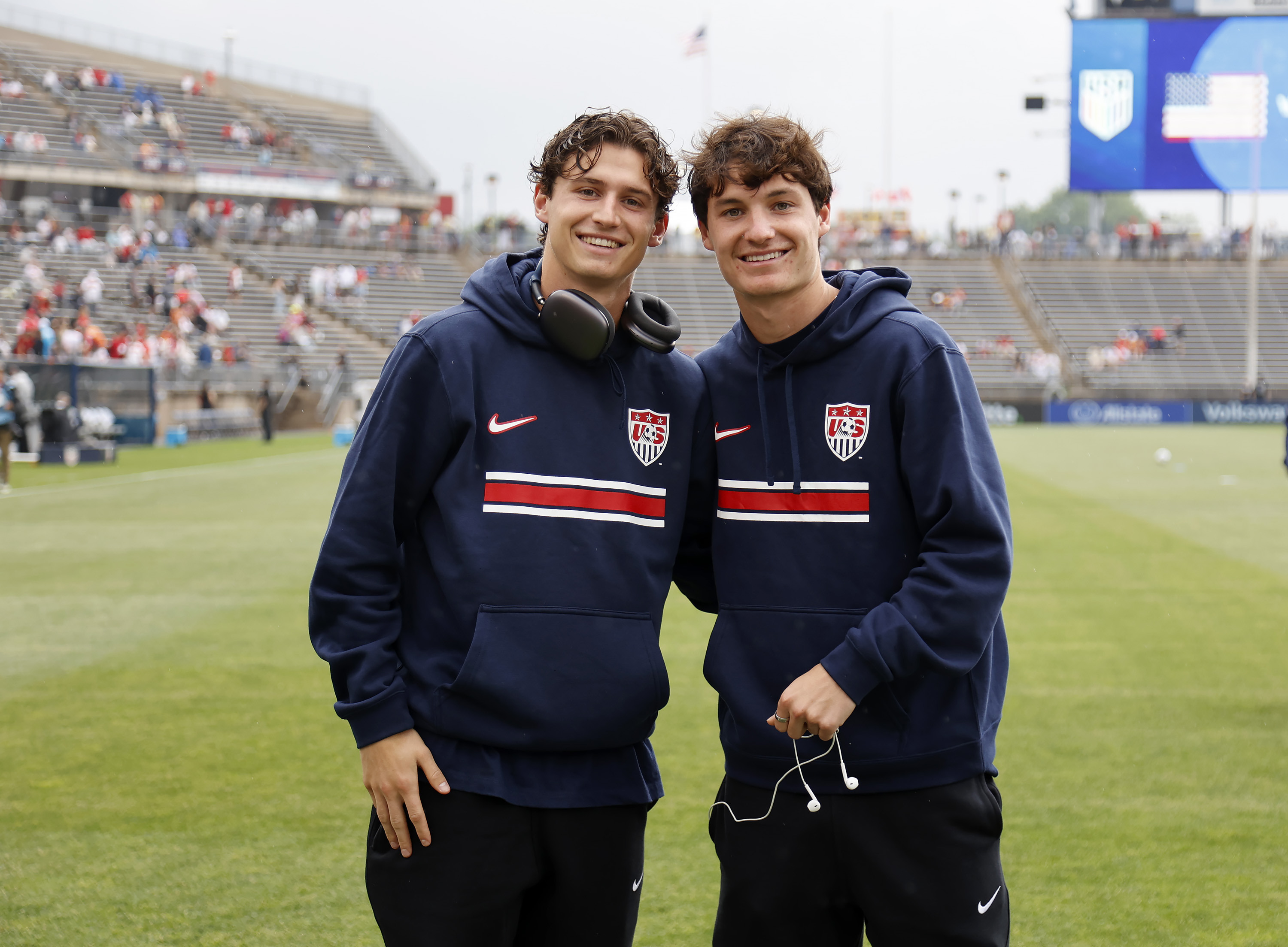 United States midfielder Brenden Aaronson, left, poses for a photo with his brother forward Paxten Aaronson before the start of an international friendly soccer game against Turkey, Saturday, June 7, 2025, in East Hartford, Conn. 
