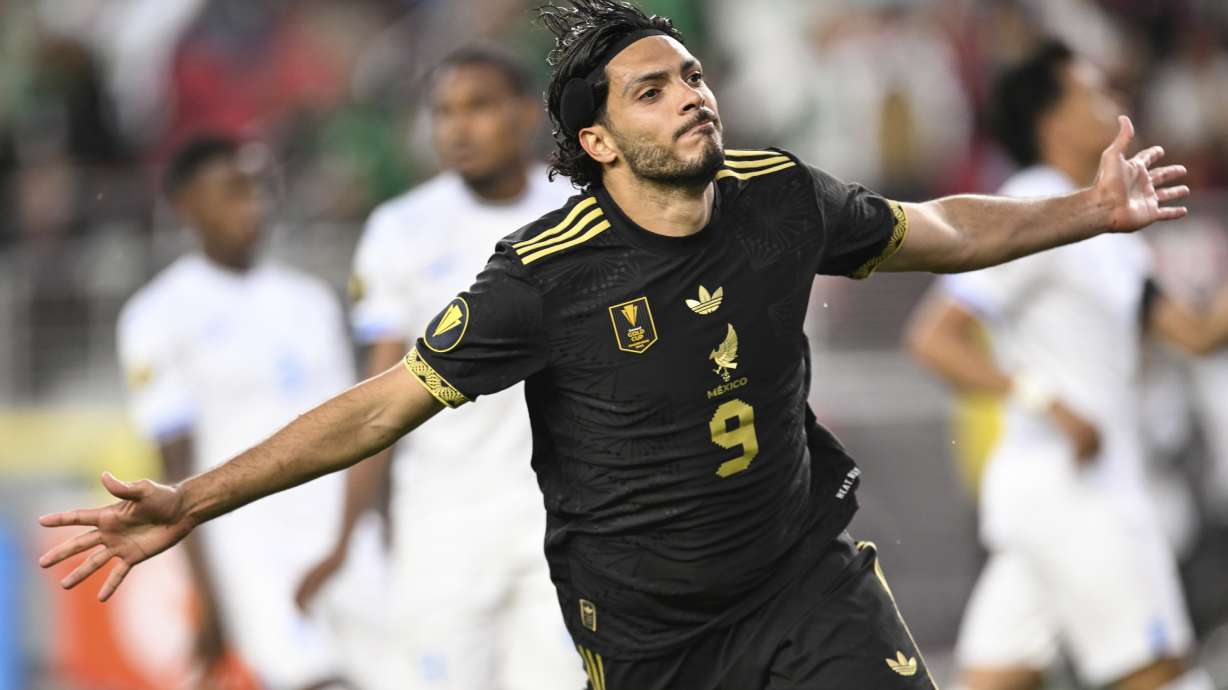 Mexico forward Raúl Jiménez (9) celebrates scoring his team's first goal during the second half of a CONCACAF Gold Cup semifinal soccer match Wednesday, July 2, 2025, in Santa Clara, Calif.
