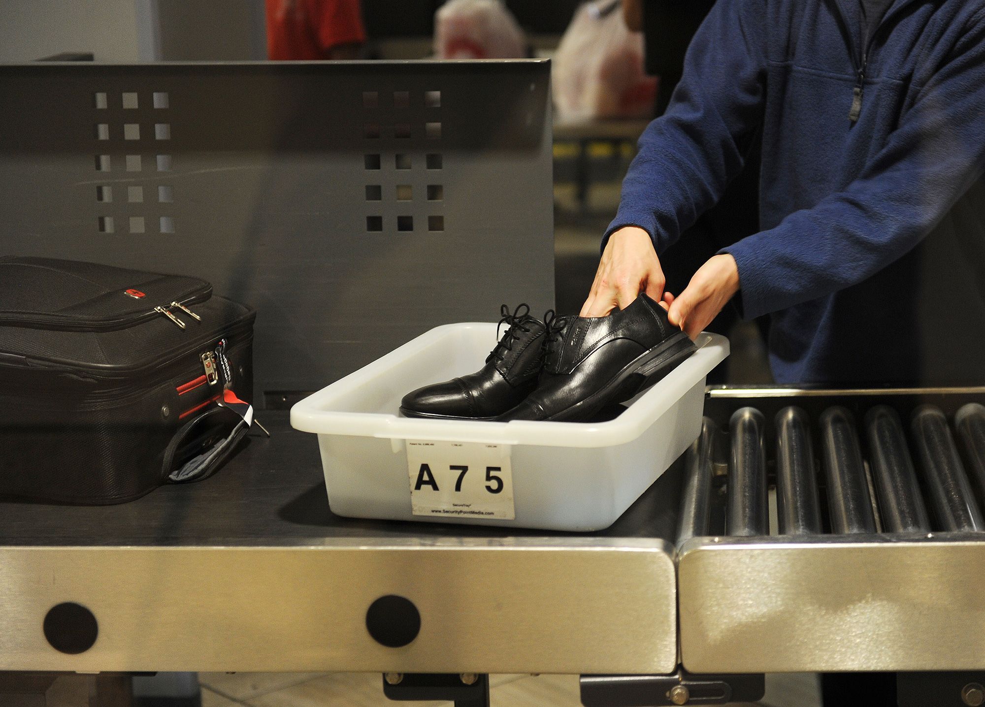 TSA will no longer require passengers to remove shoes at airport security, source says