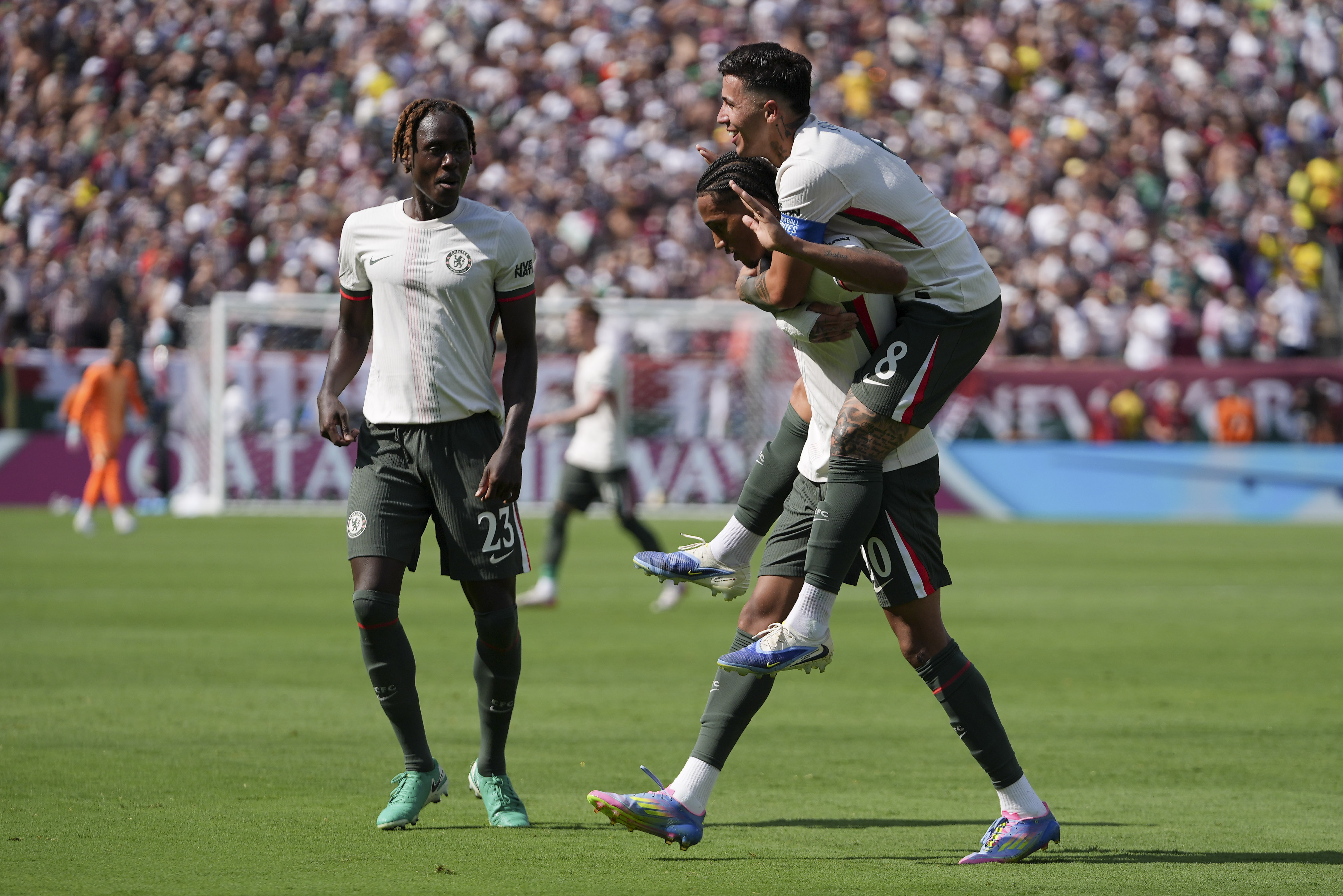 João Pedro scores twice vs. boyhood team, Chelsea beats Fluminense 2-0 to reach Club World Cup final