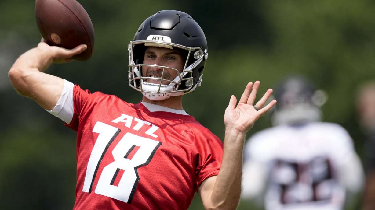 Atlanta Falcons quarterback Kirk Cousins (18) works out during practice at NFL football minicamp, Wednesday, June 11, 2025, in Flowery Branch, Ga.