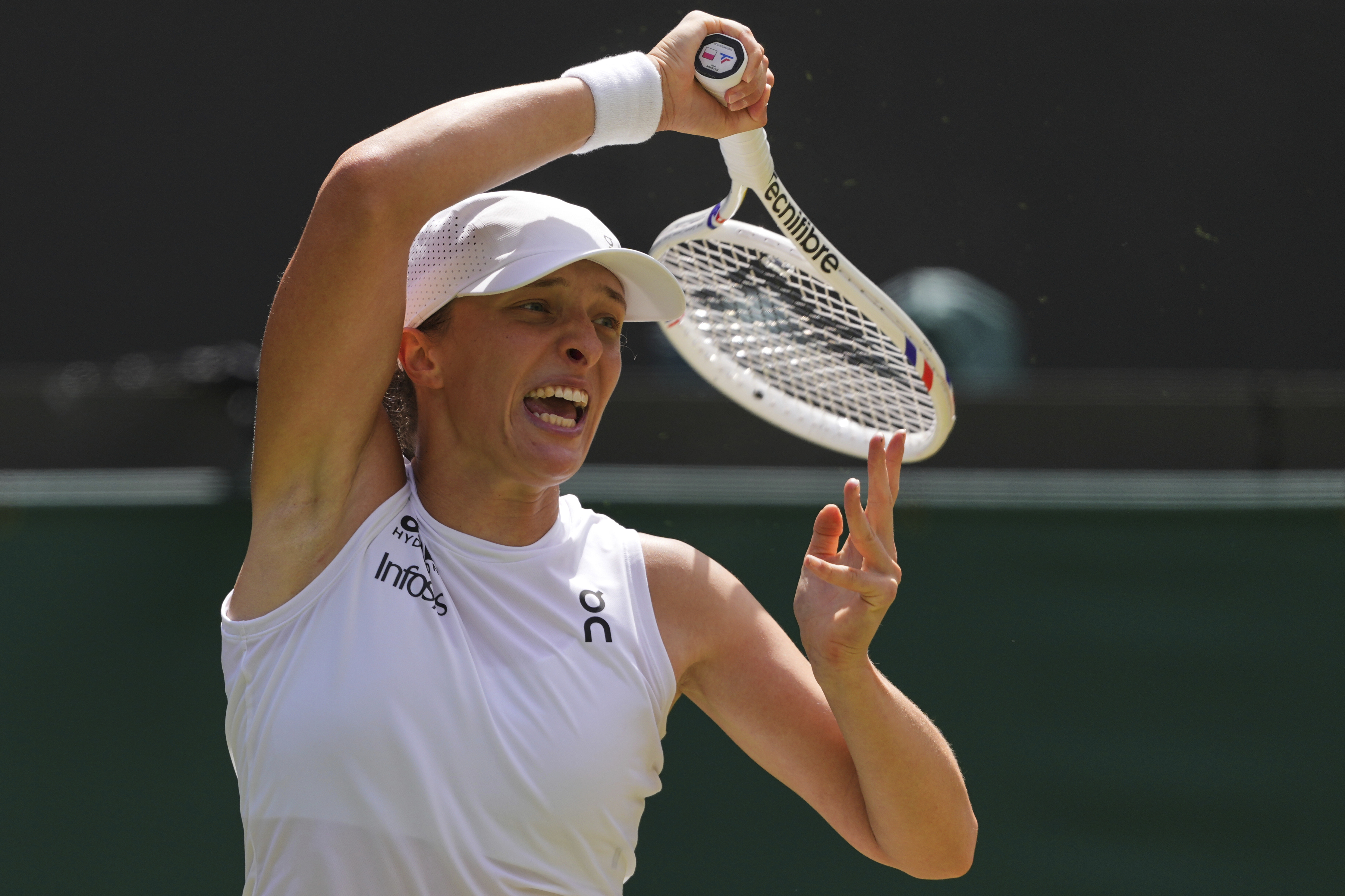 Iga Swiatek's first Wimbledon semifinal comes against Belinda Bencic. Sinner beats Shelton