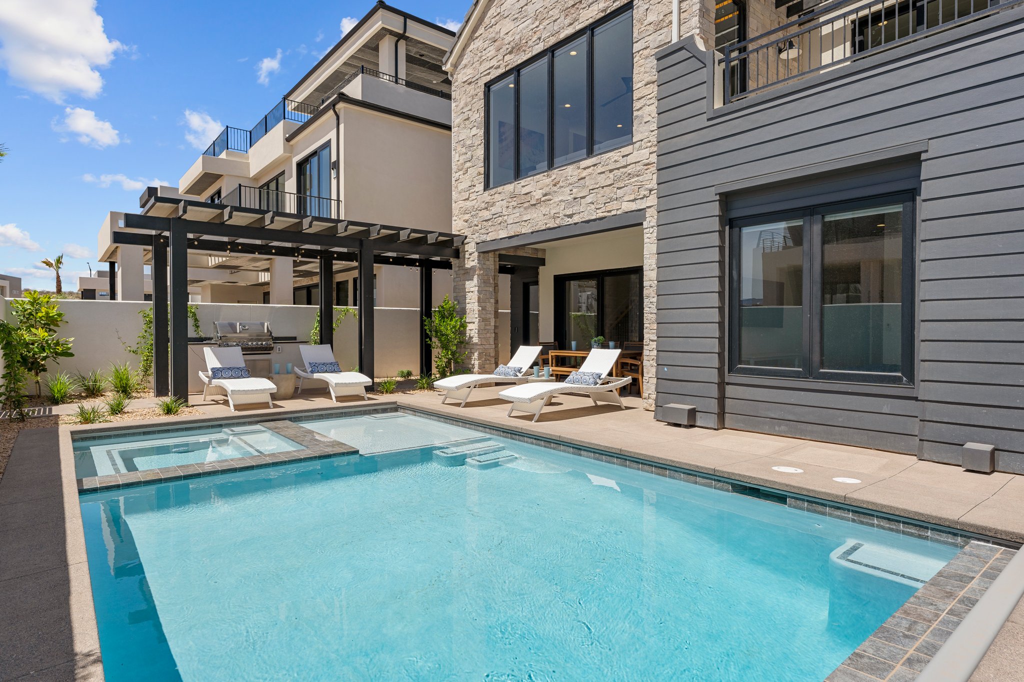 7 reasons smart buyers are choosing co-ownership in 2025