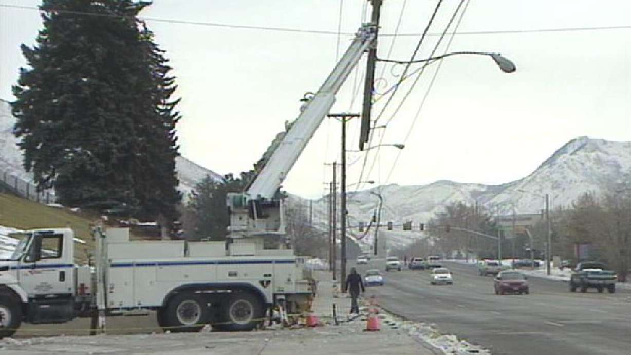 Car crash causes power outage