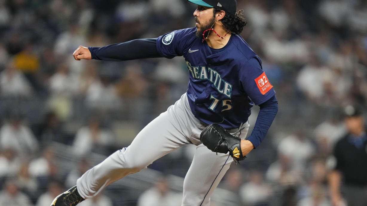 Seattle Mariners pitcher Andrés Muñoz (75) throws during the ninth inning of a baseball game against the New York Yankees, Thursday, July 10, 2025, in New York.