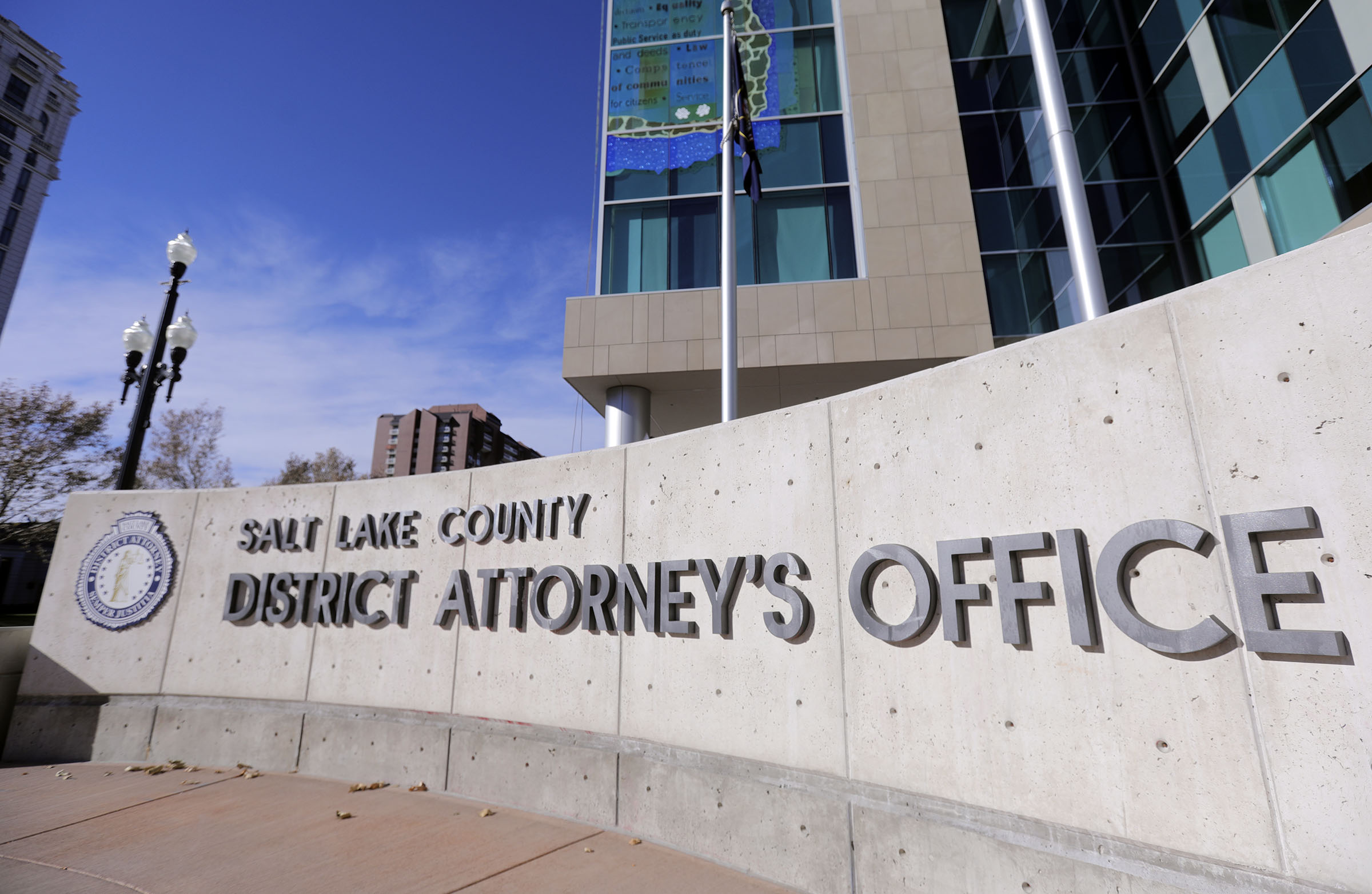 Officers not at fault for man who died after being handcuffed, DA determines 