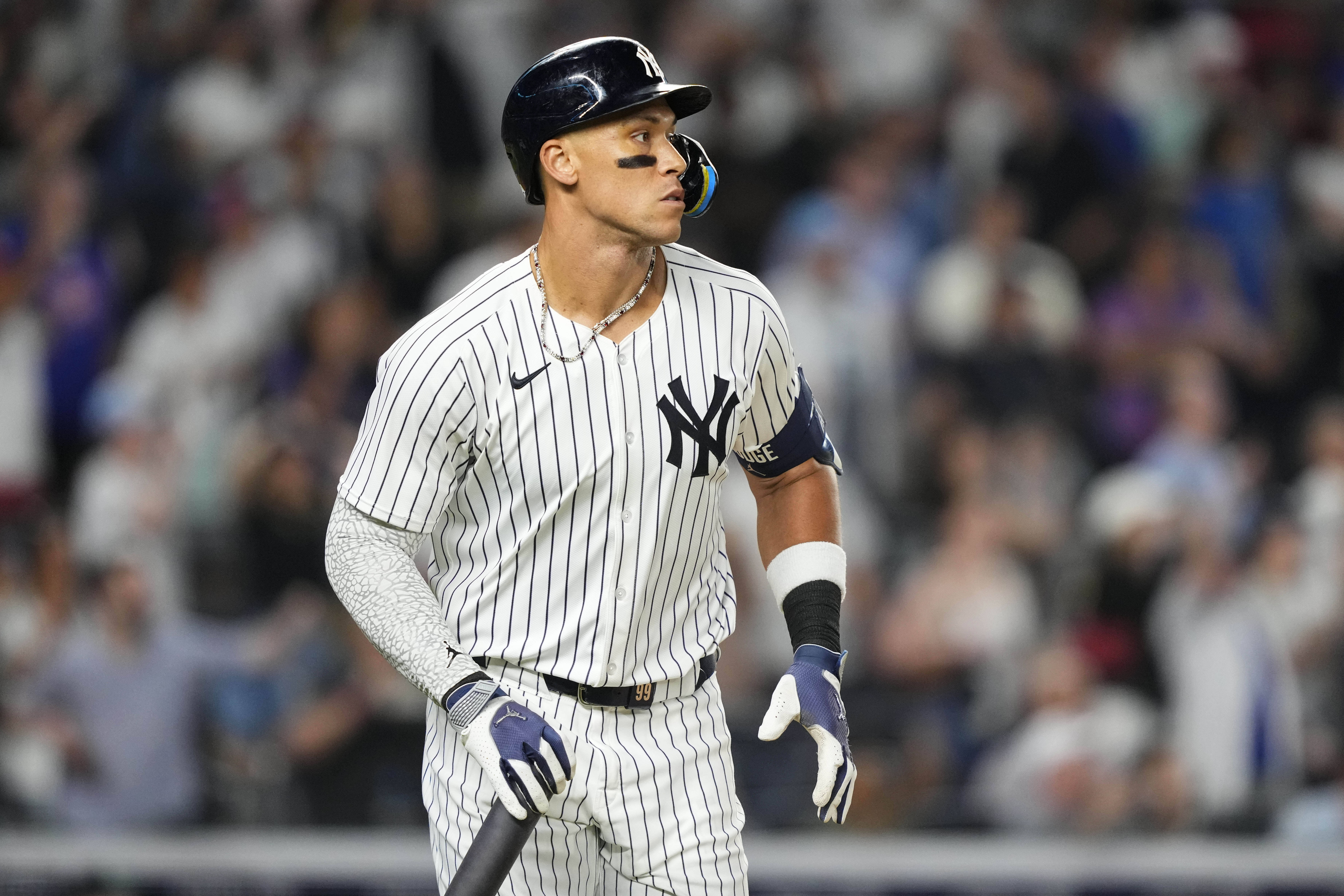 Yankees' Aaron Judge makes 3 outstanding catches, robs Cubs' Pete Crow-Armstrong of home run