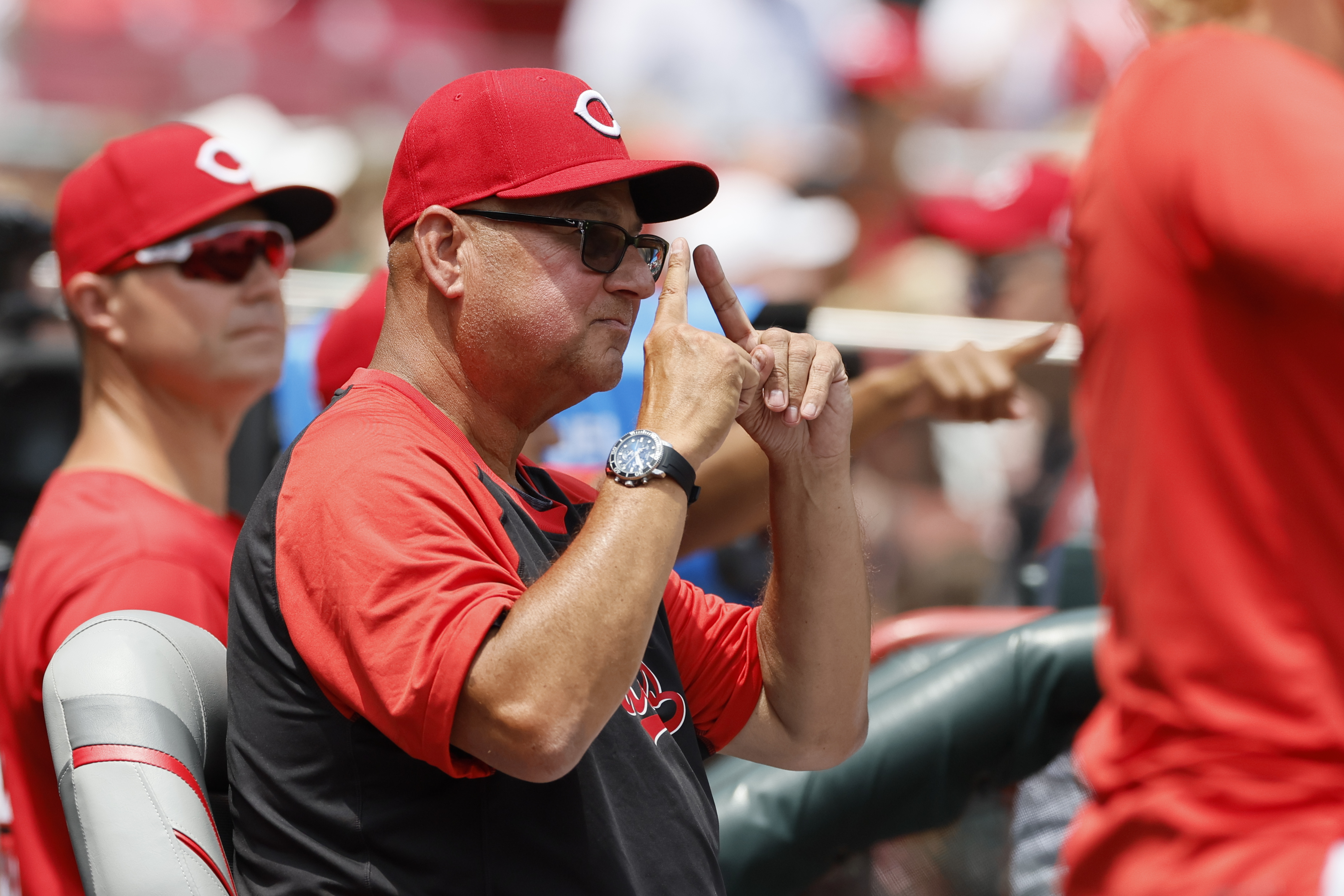 Terry Francona gets his 2,000th managerial win as the Reds beat the Rockies 4-2