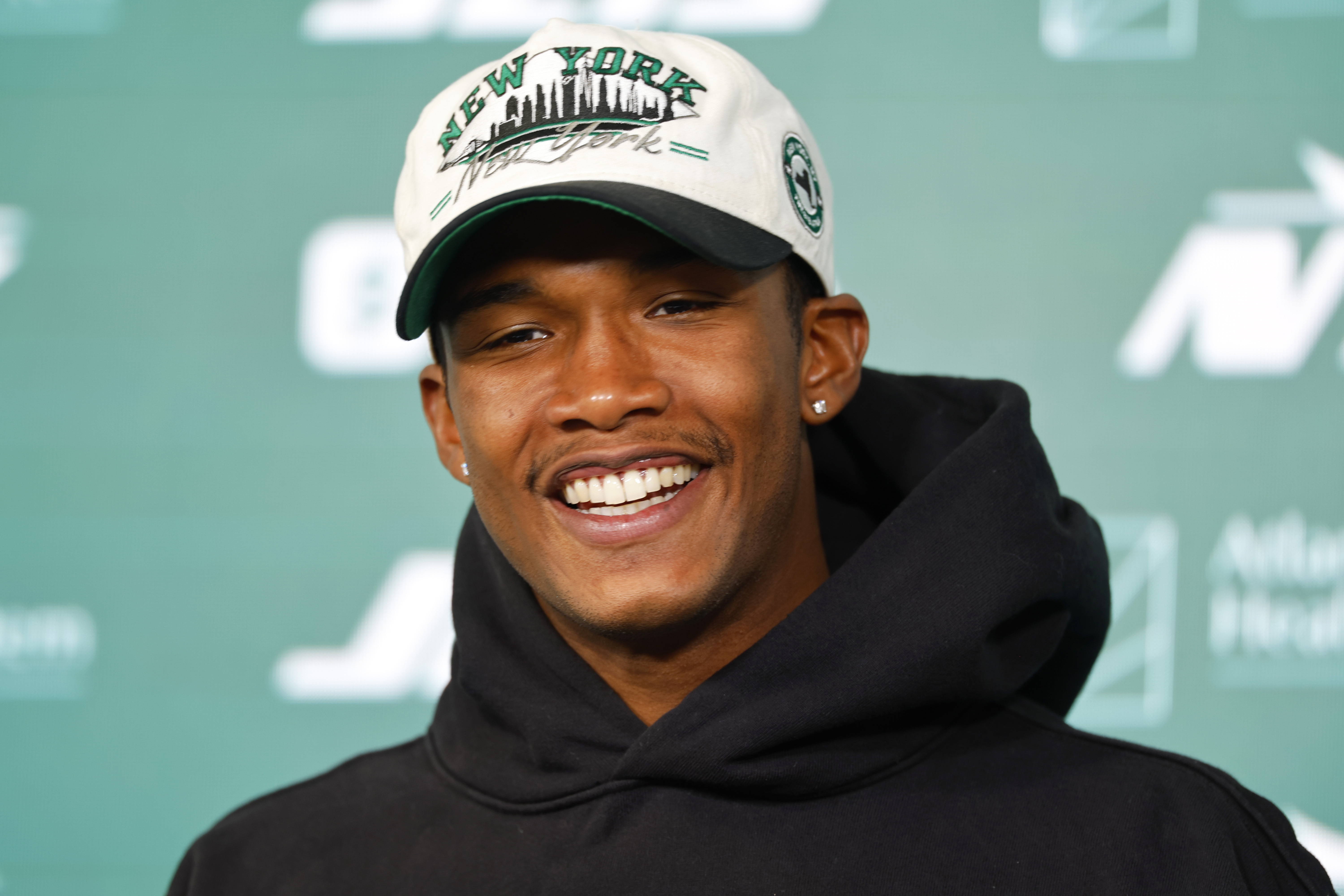 Jets and receiver Garrett Wilson agree on a 4-year, $130M contract extension, AP source says
